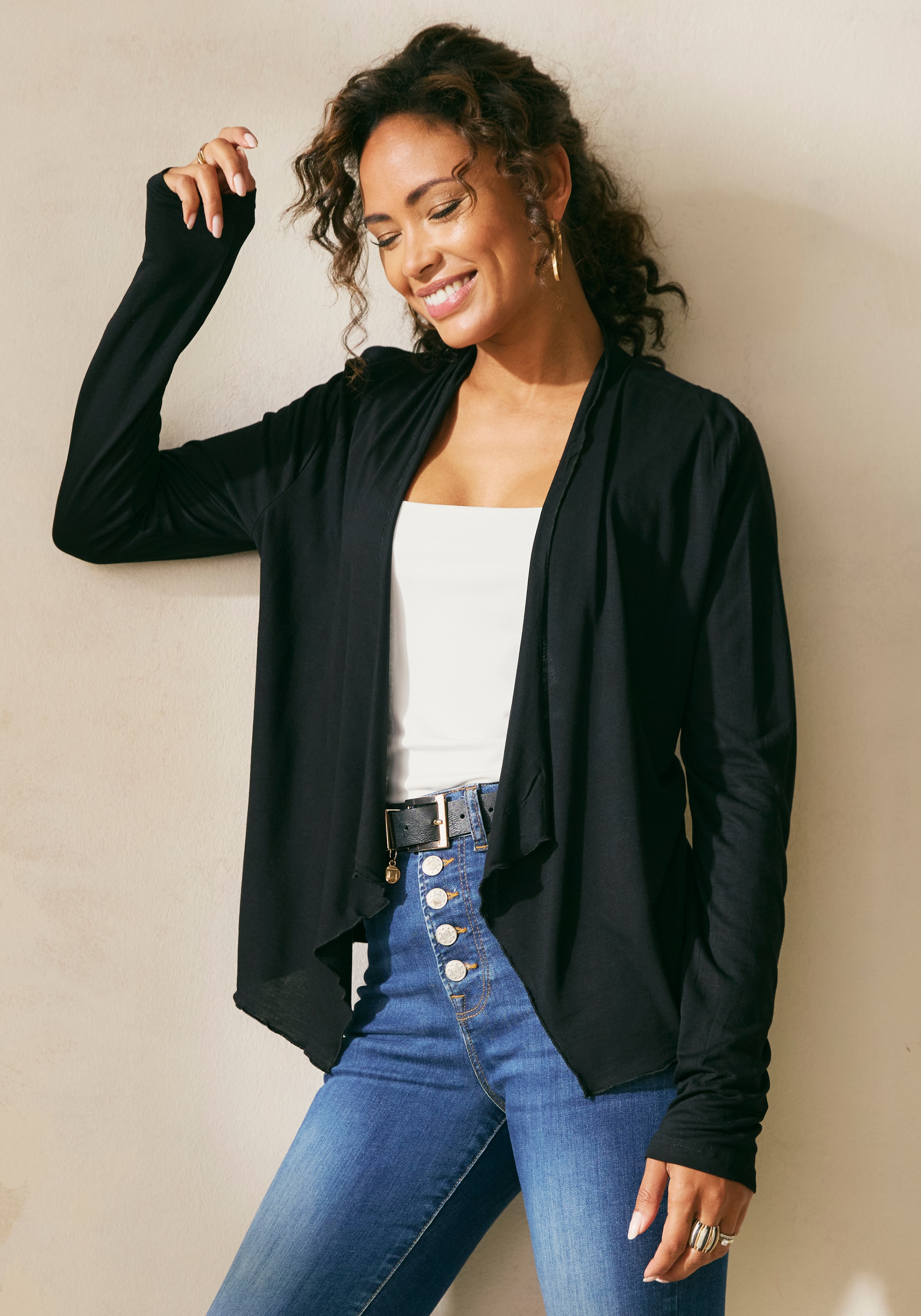 Image of LASCANA Shirtjacke "in offener Form mit Zipfelsaum" leichte Shirtjacke aus Jersey, bequeme Sommerjacke im Casual Stil