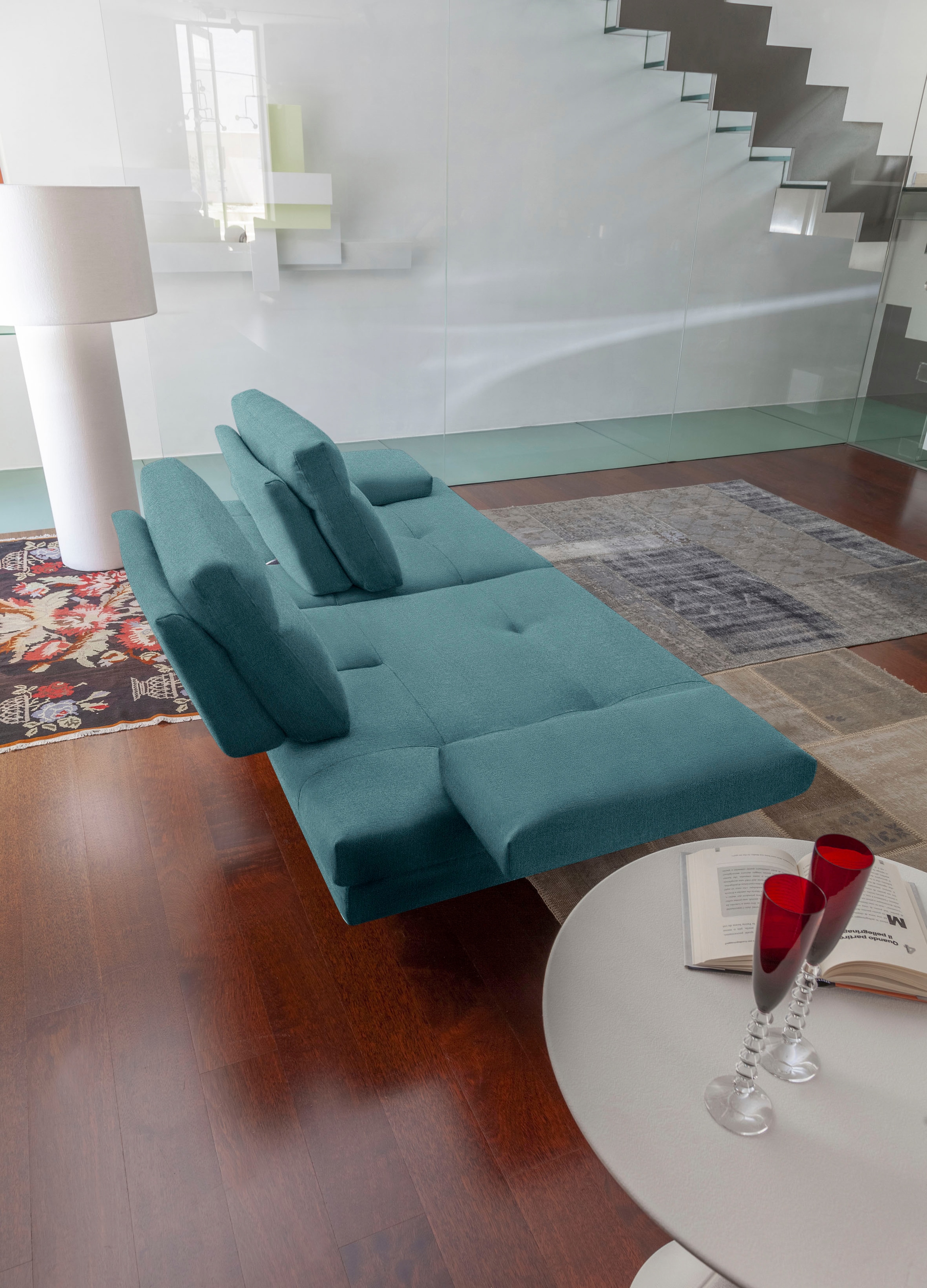 CALIA ITALIA 3,5-Sitzer »Toby Wing, italienisches Designsofa mit erstklassigem Sitzkomfort« inklusive Sitztiefenverstellung, Füsse in Chrom glänzend