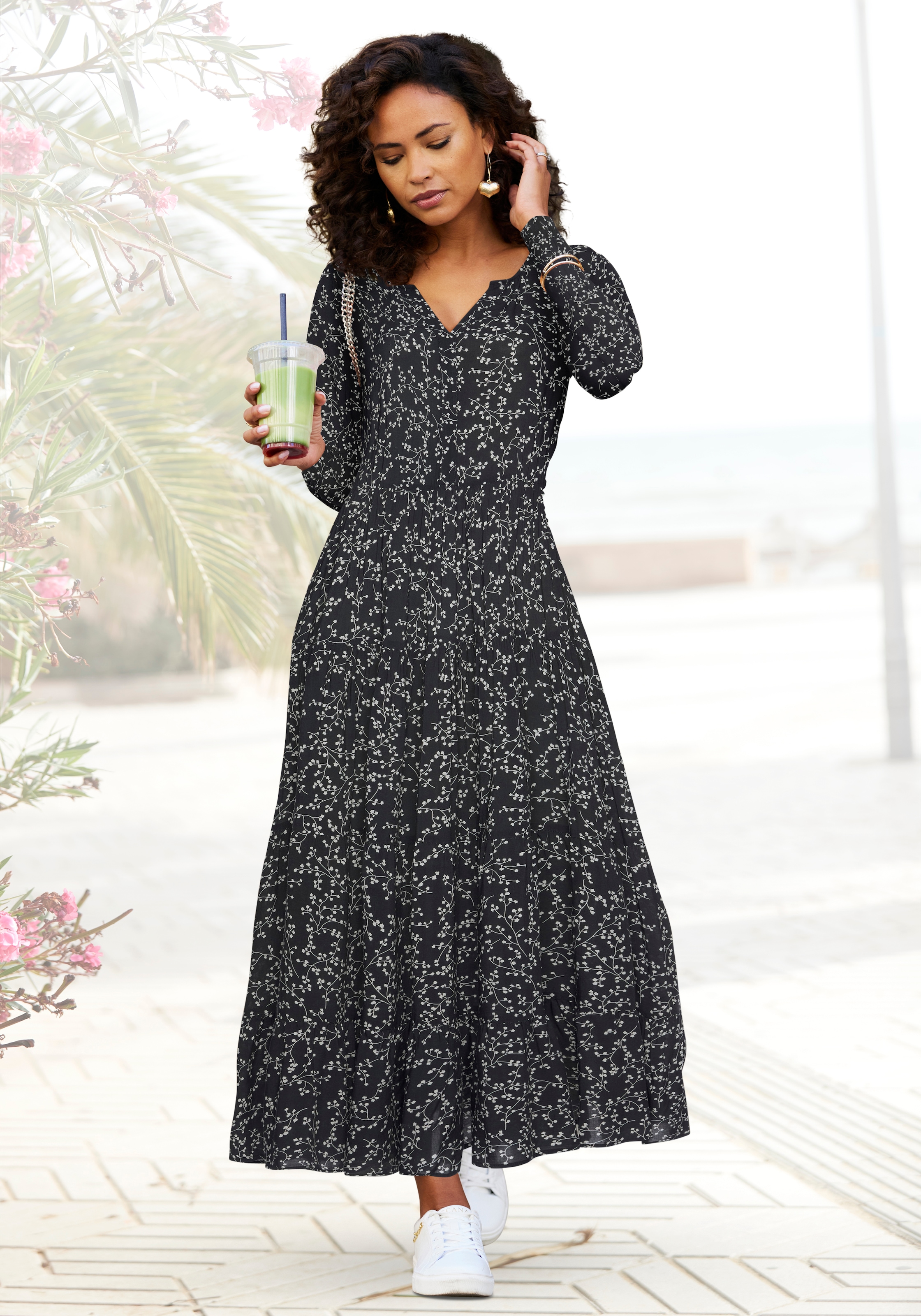 Image of LASCANA Maxikleid "mit Blumenprint und Volants aus gewebter Viskose, locker bequemer Look" Ohne Taschen Langärmliges Webkleid, Sommerkleid, Kaftankleid mit weitem Rockteil