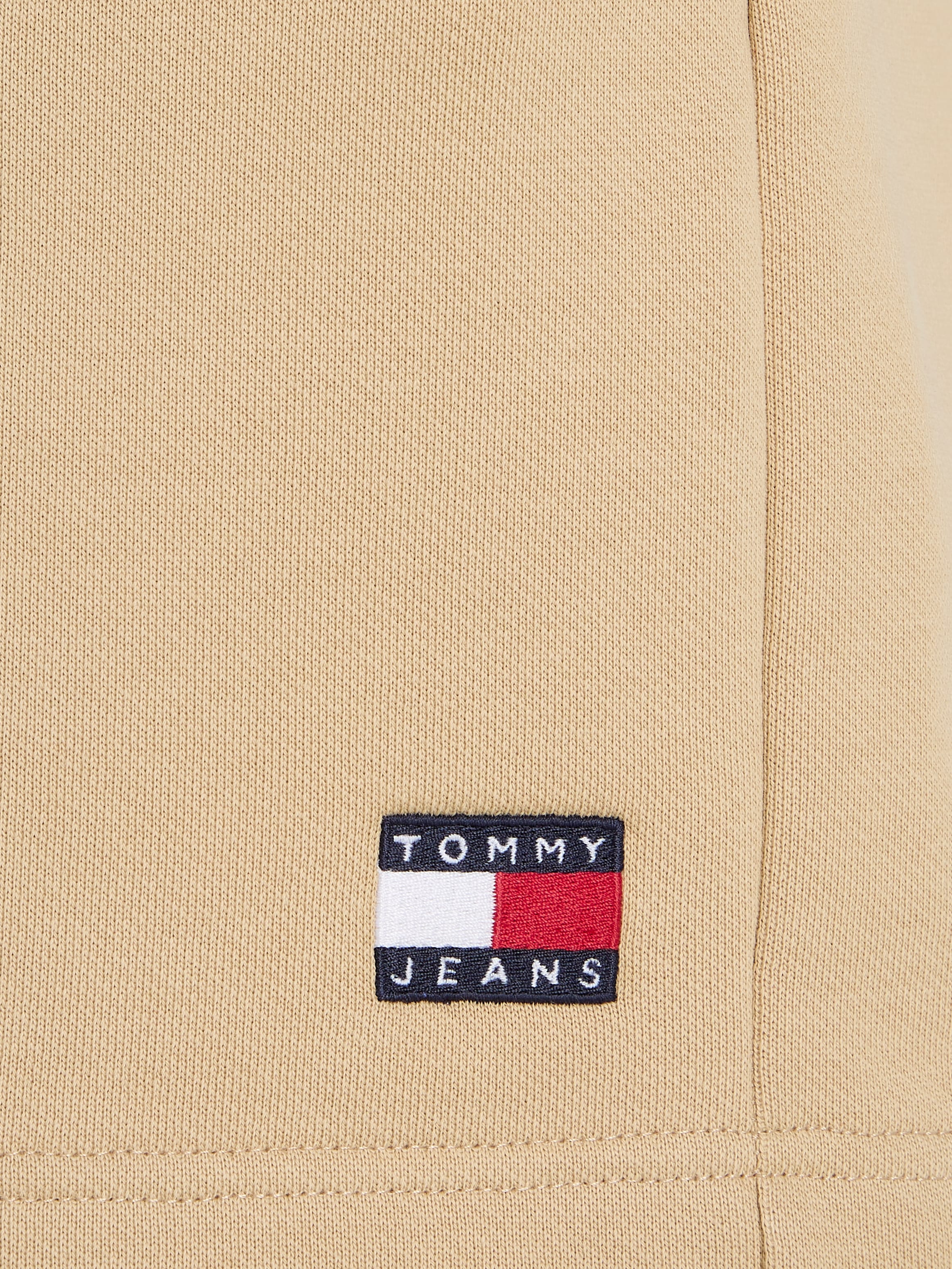Tommy Jeans Sweatshorts »TJM BADGE BEACH SHORT«, mit Logopatch