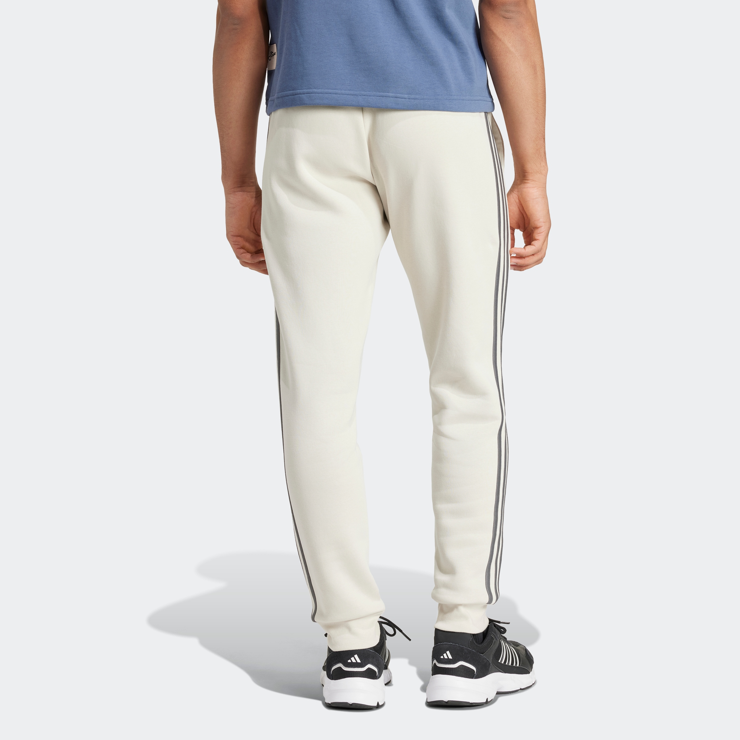 adidas Sportswear Sporthose »ESSENTIALS 3STREIFEN TAPERED CUFF HOSE«, (1 tlg.), Jogginghose aus Baumwollmix