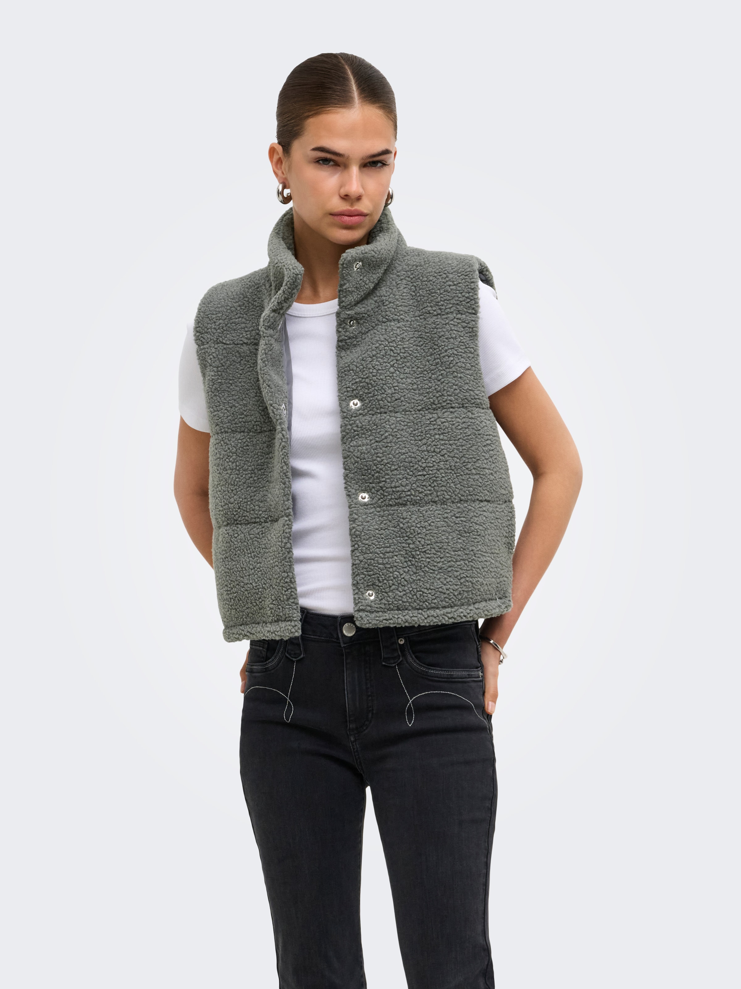 ONLY Gilet en peluche »ONLSANDRA TEDDY WAISTCOAT LIFE OTW NOOS« fibre synthétique