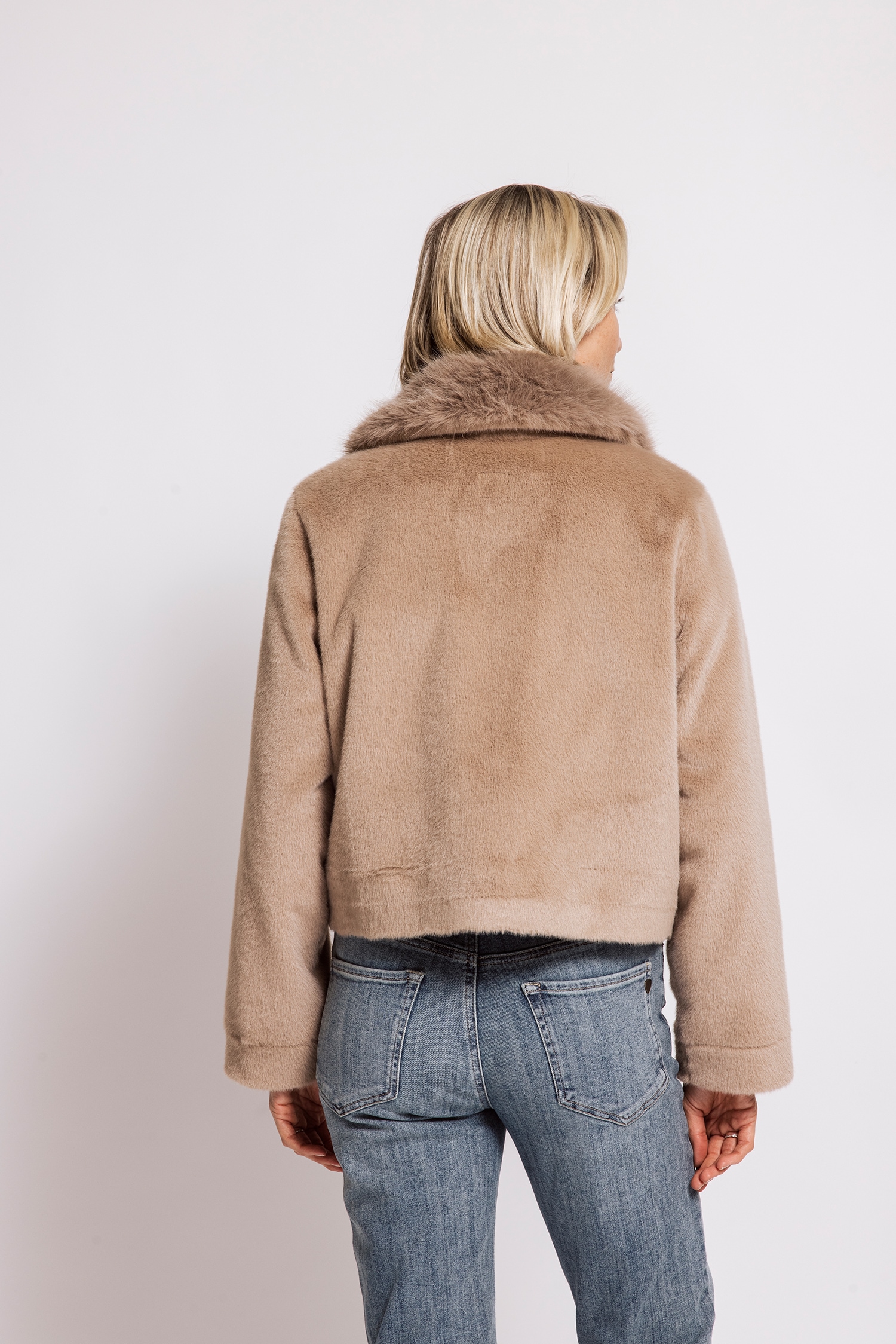 Zhrill Jackenblazer »JUJI« Kunstfelljacke mit grossem Kragen und Knopfleiste