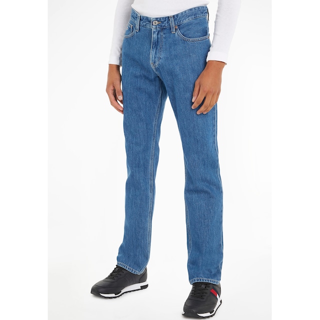 Tommy Jeans Straight-Jeans »RYAN RGLR STRGHT«, mit Tommy Jeans Stitching am  Münzfach versandkostenfrei auf