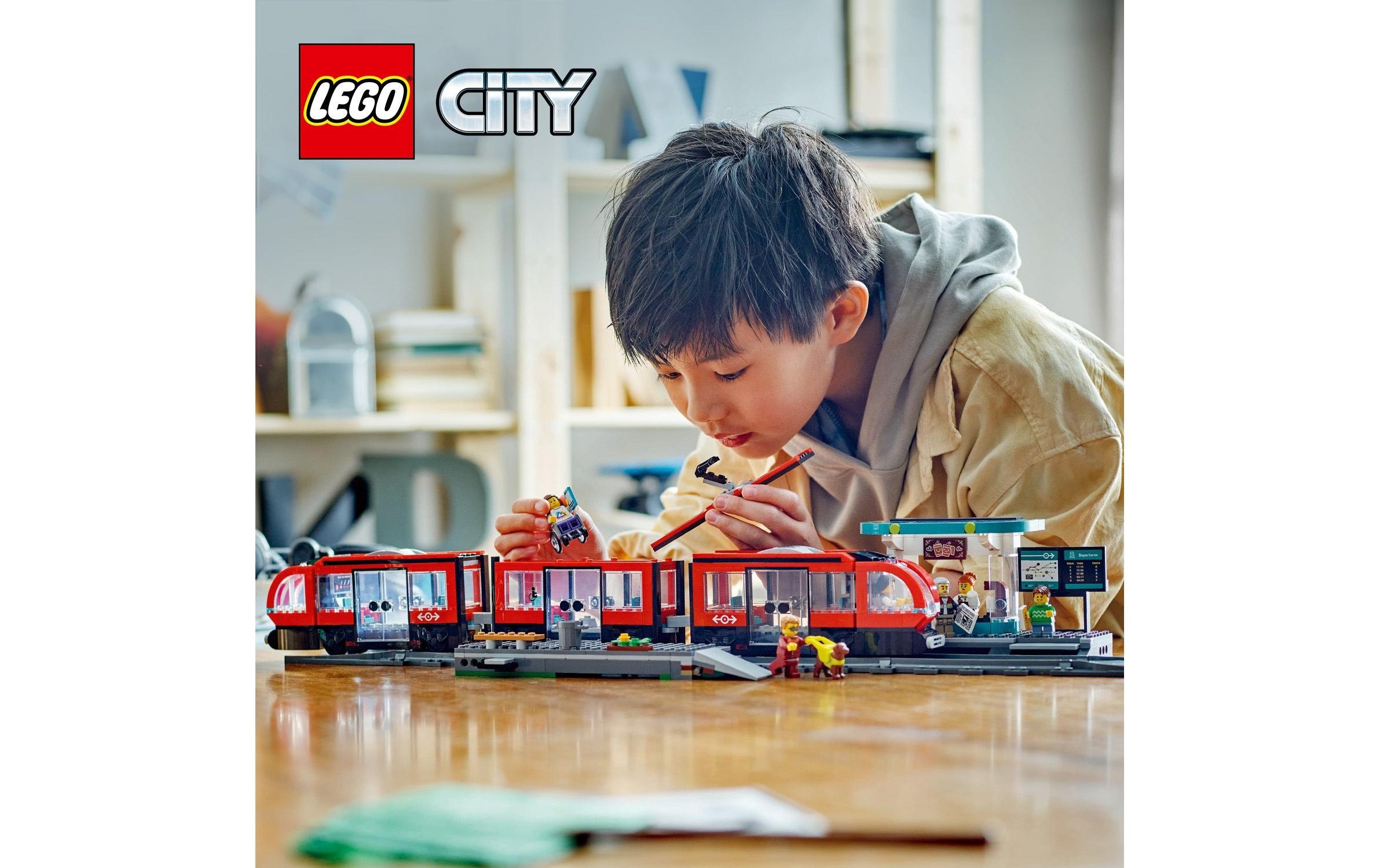 LEGO® Konstruktionsspielsteine »City Strassenbahn mit Haltestelle 60423«, (811 St.)