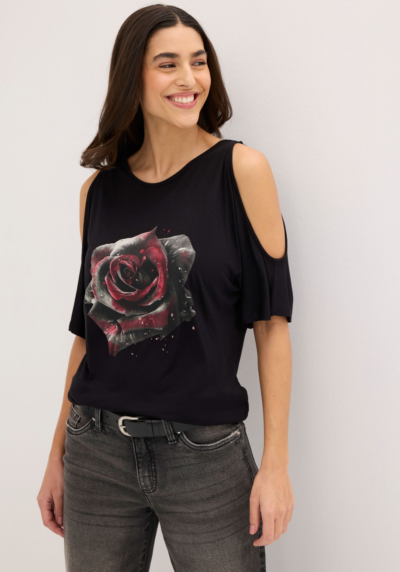 Image of bonprix T-Shirt "Cold-Shoulder-Shirt aus Viskose" Cold-Shoulder-Design, Halbarm, lässige Passform, mit Blumen-Print