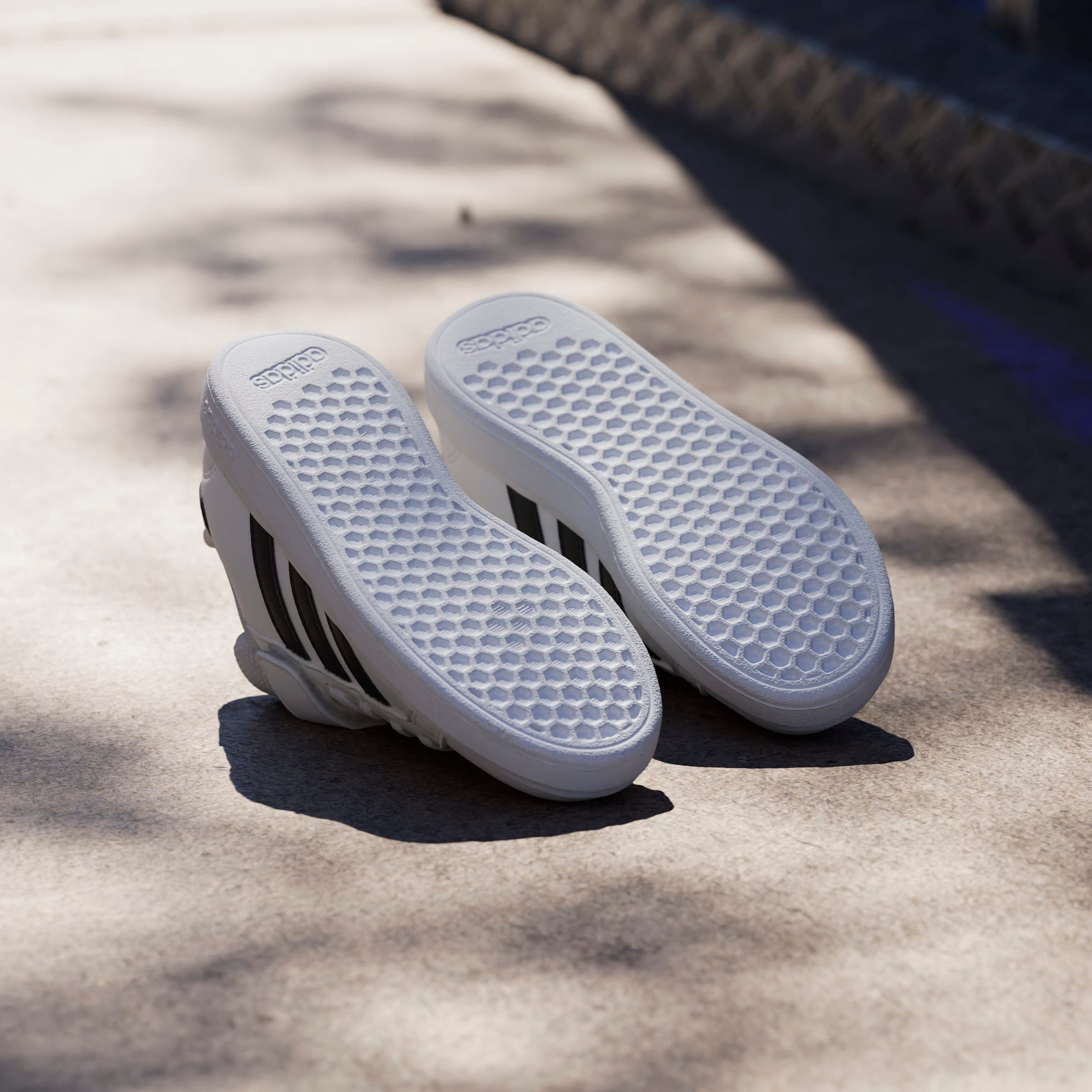 adidas Sportswear Sneakers »GRAND COURT 2.0 KIDS«  mit Klettverschluss, für Kinder