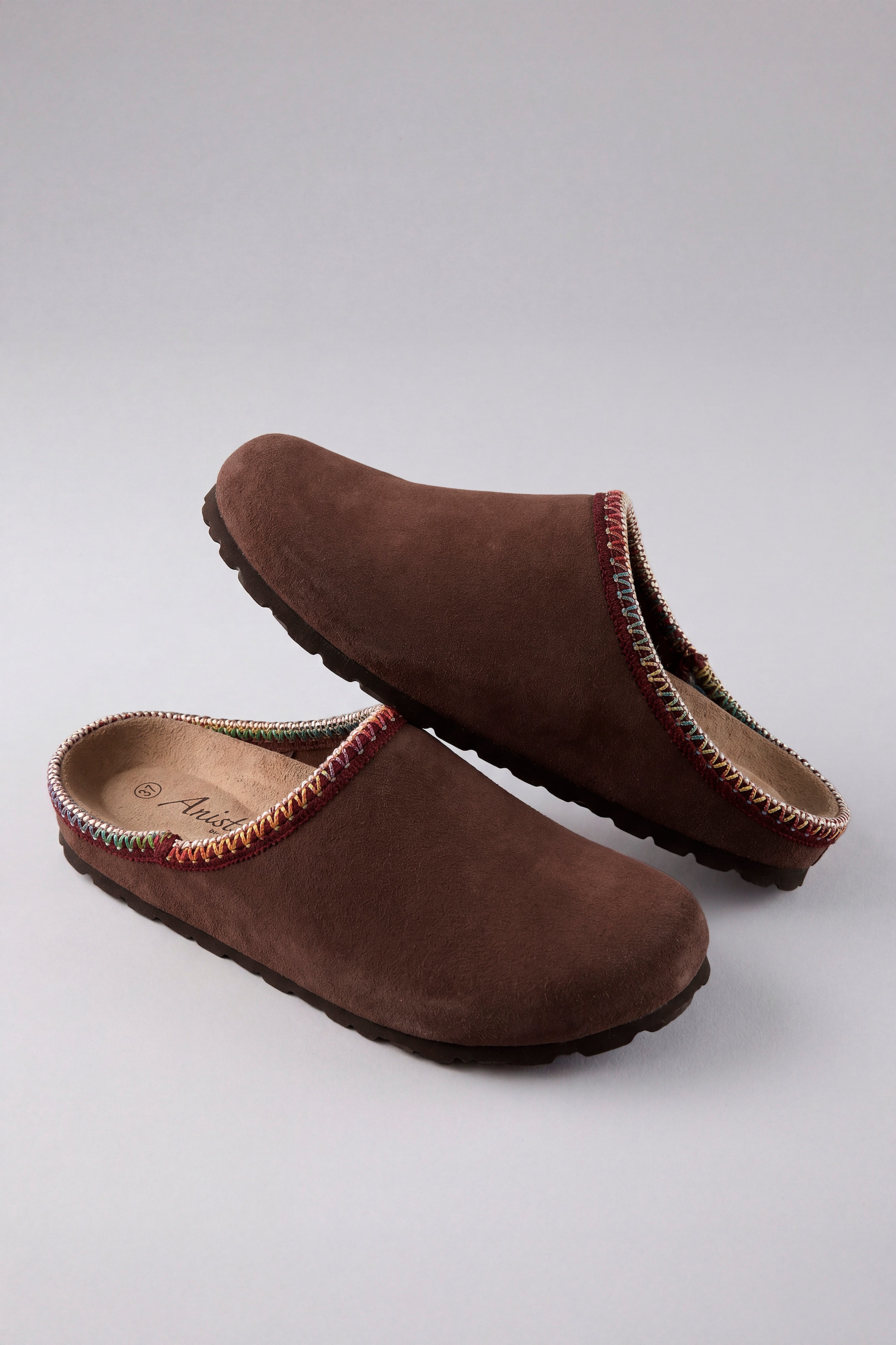 Aniston SHOES Sabot  chausson à enfiler, chausson d'intérieur avec surpiqûre colorée - NOUVELLE COLLECTION