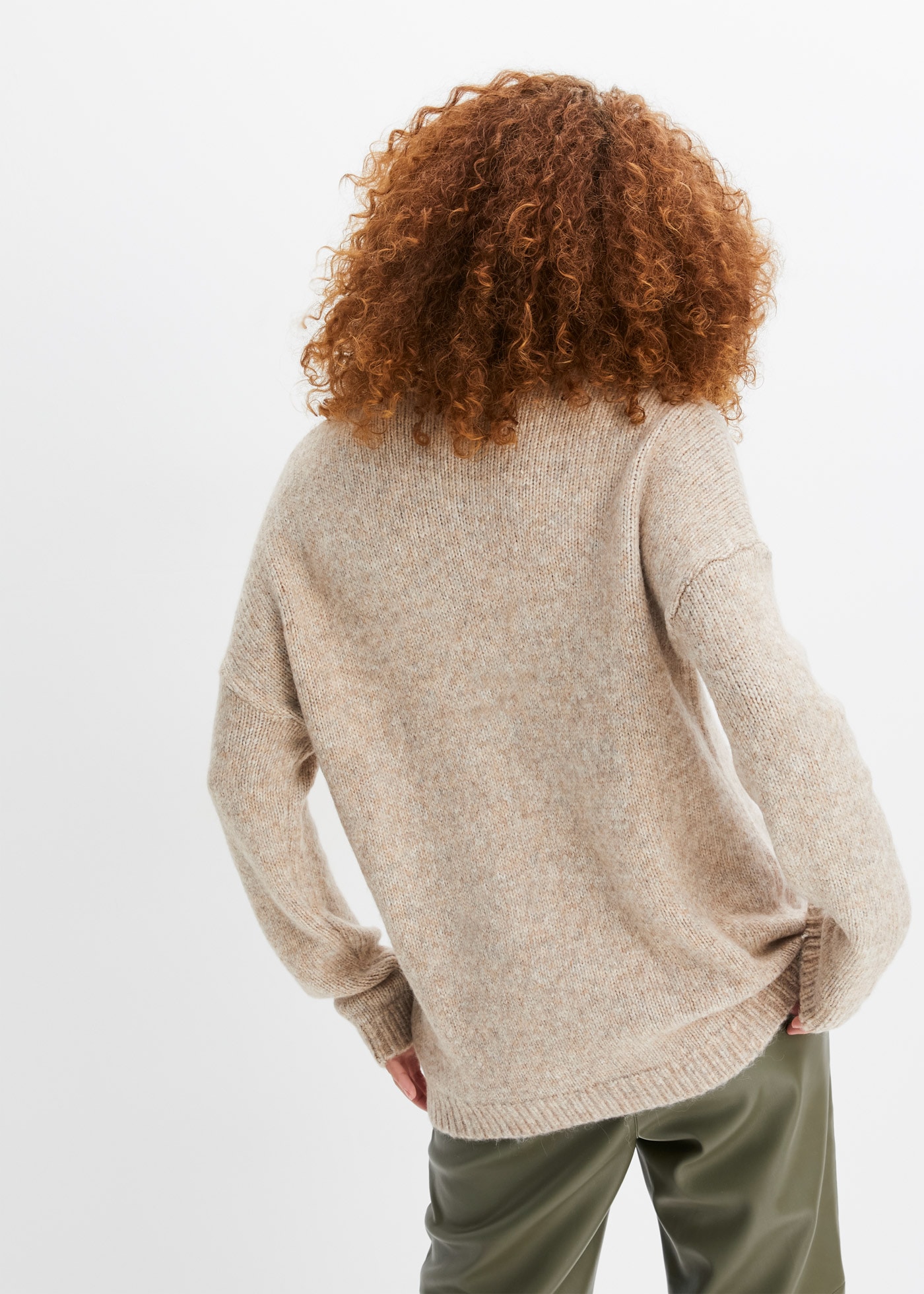 bonprix Strickpullover »Pullover mit Stern« mit metallisierten Fasern, mit Stern-Design, Oversize Passform