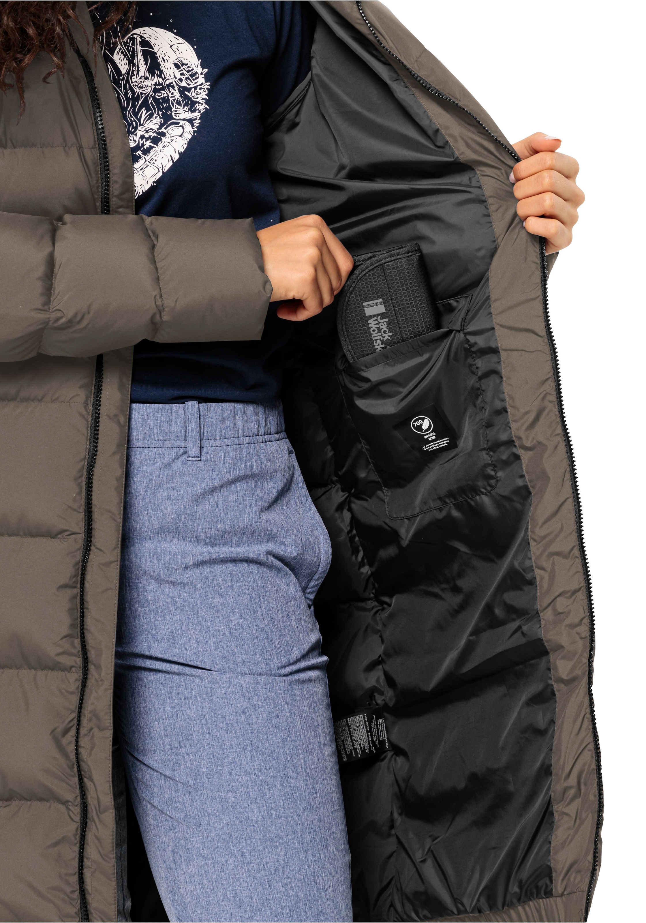 Jack Wolfskin Daunenmantel »FROZEN PALACE COAT W«, mit Kapuze