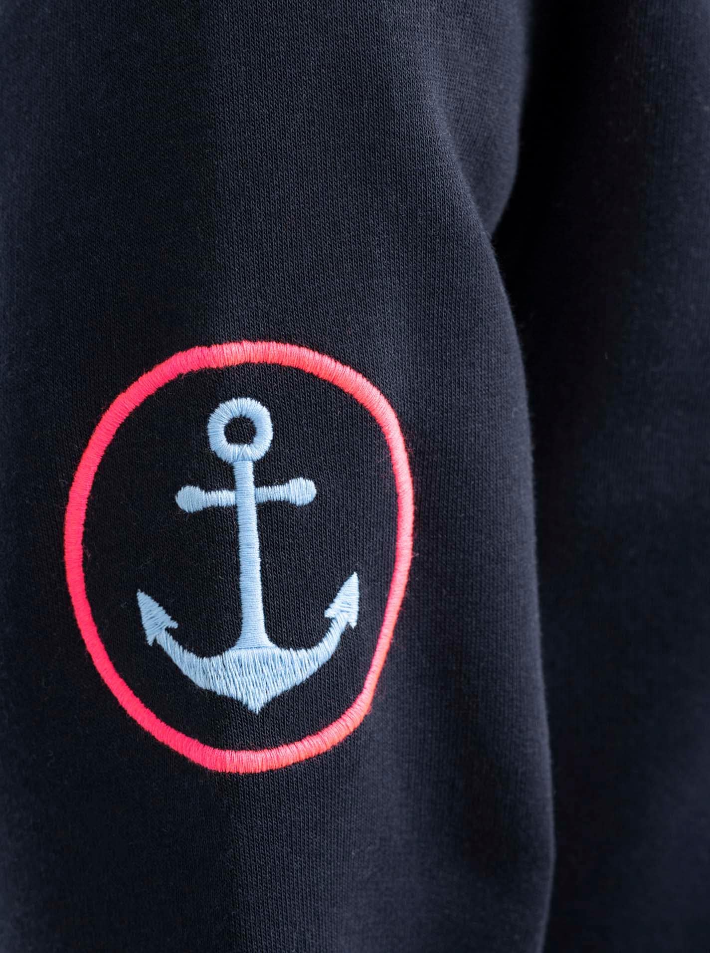 Zwillingsherz Kapuzensweatjacke »"Maritim"«, mit gesticktem MOIN und Anker Logo und Reissverschluss