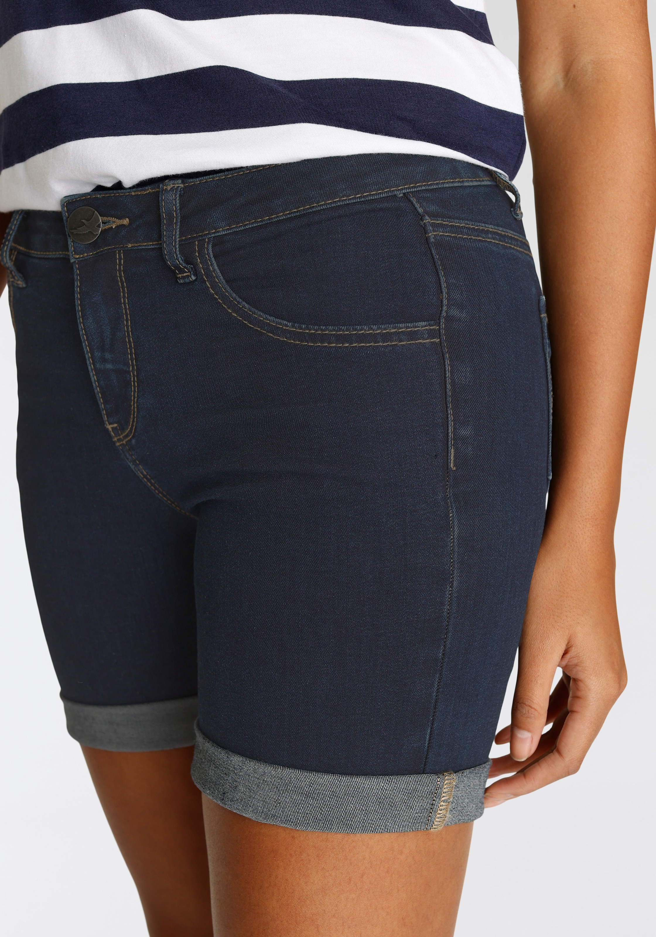Arizona Jeansshorts »Ultra-Stretch«, extra eng geschnitten, krempelbare Beinabschlüsse