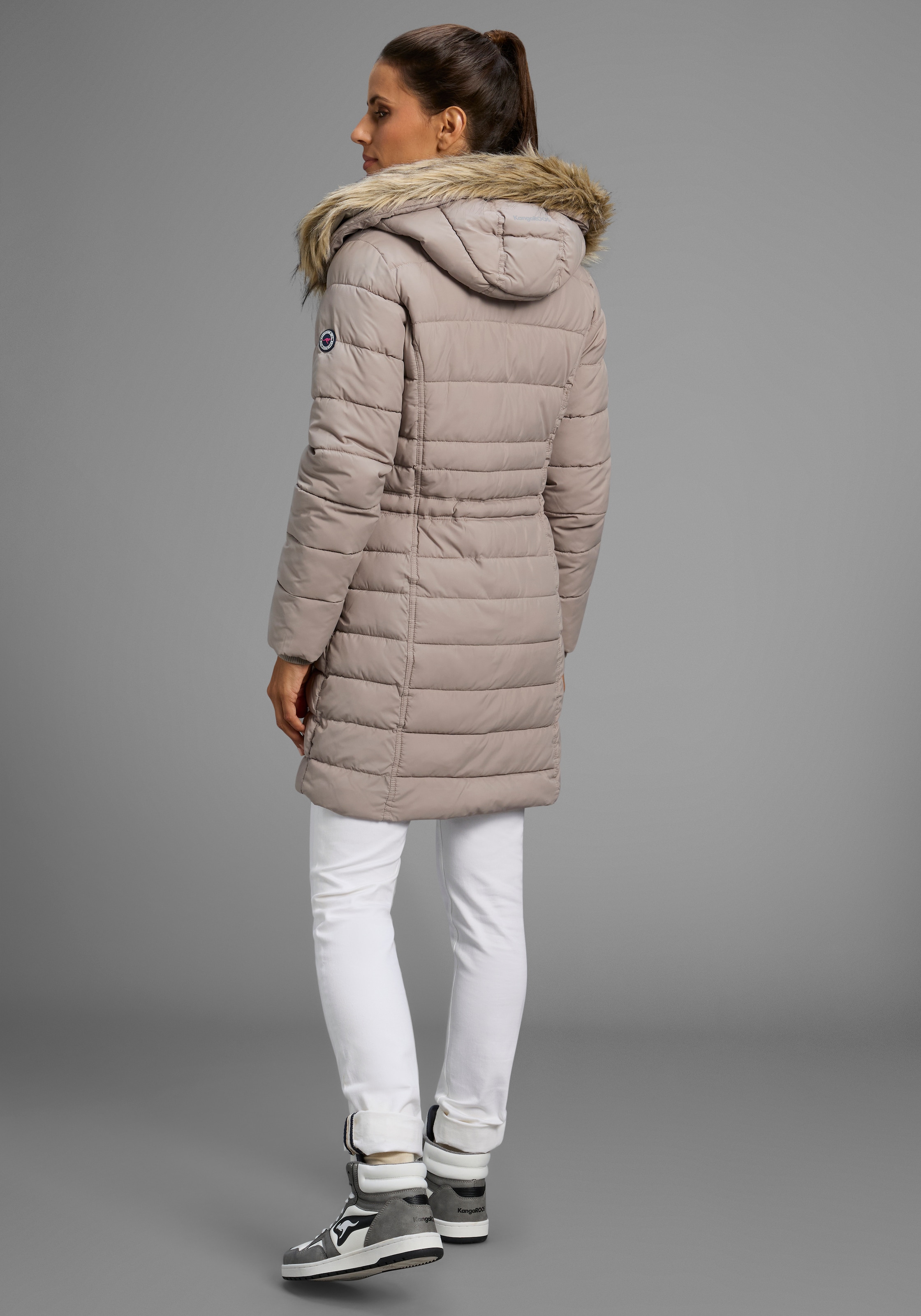 KangaROOS Steppjacke, mit Kapuze, figurbetonter Schnitt, mit Reissverschlusstaschen
