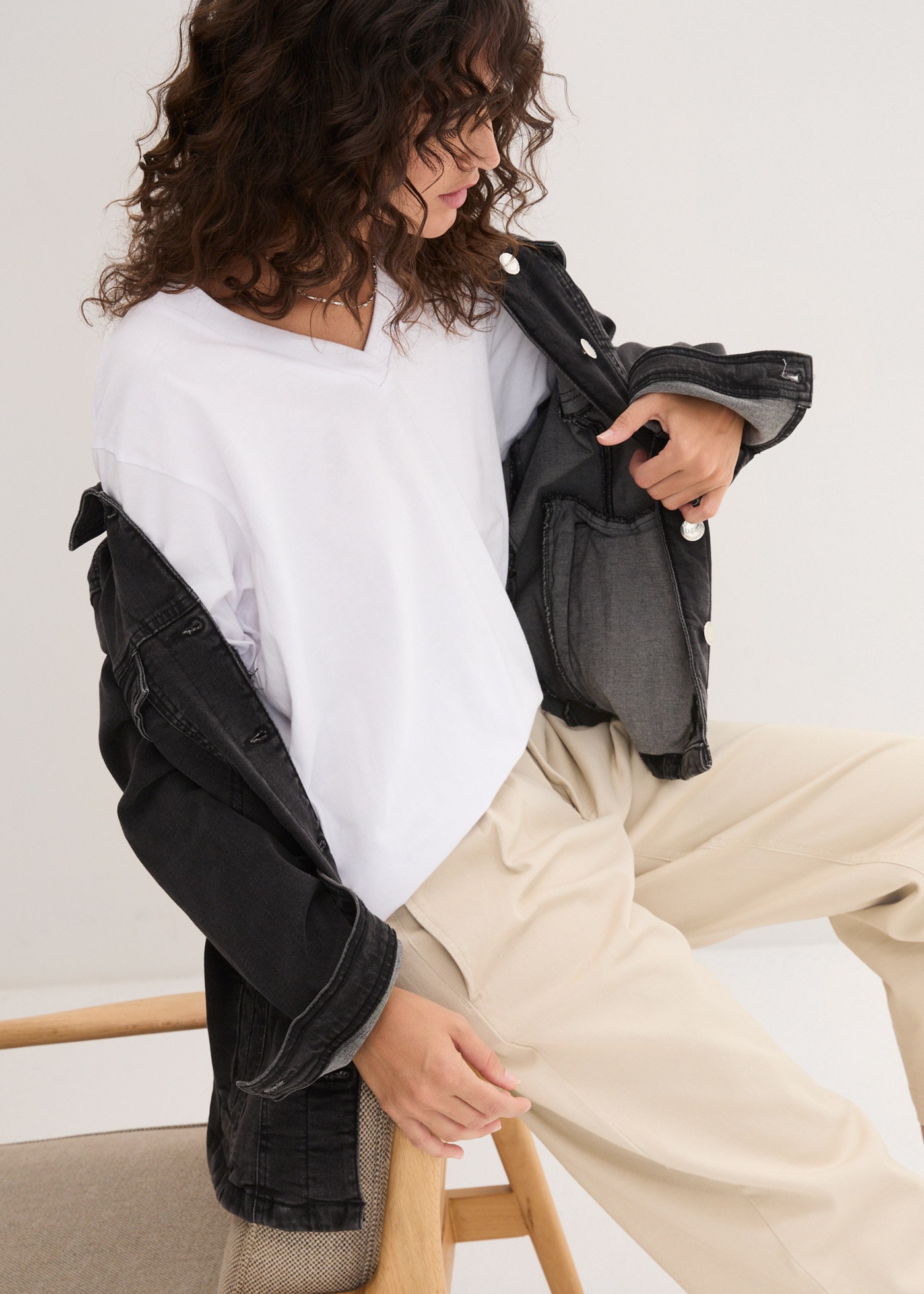 bonprix Longshirt »Weites Long-Shirt mit V-Ausschnitt, Kurzarm (5er Pack)« Packung, 5 Stk. lockere Passform, Kurzarm, mit V-Ausschnitt, unifarben