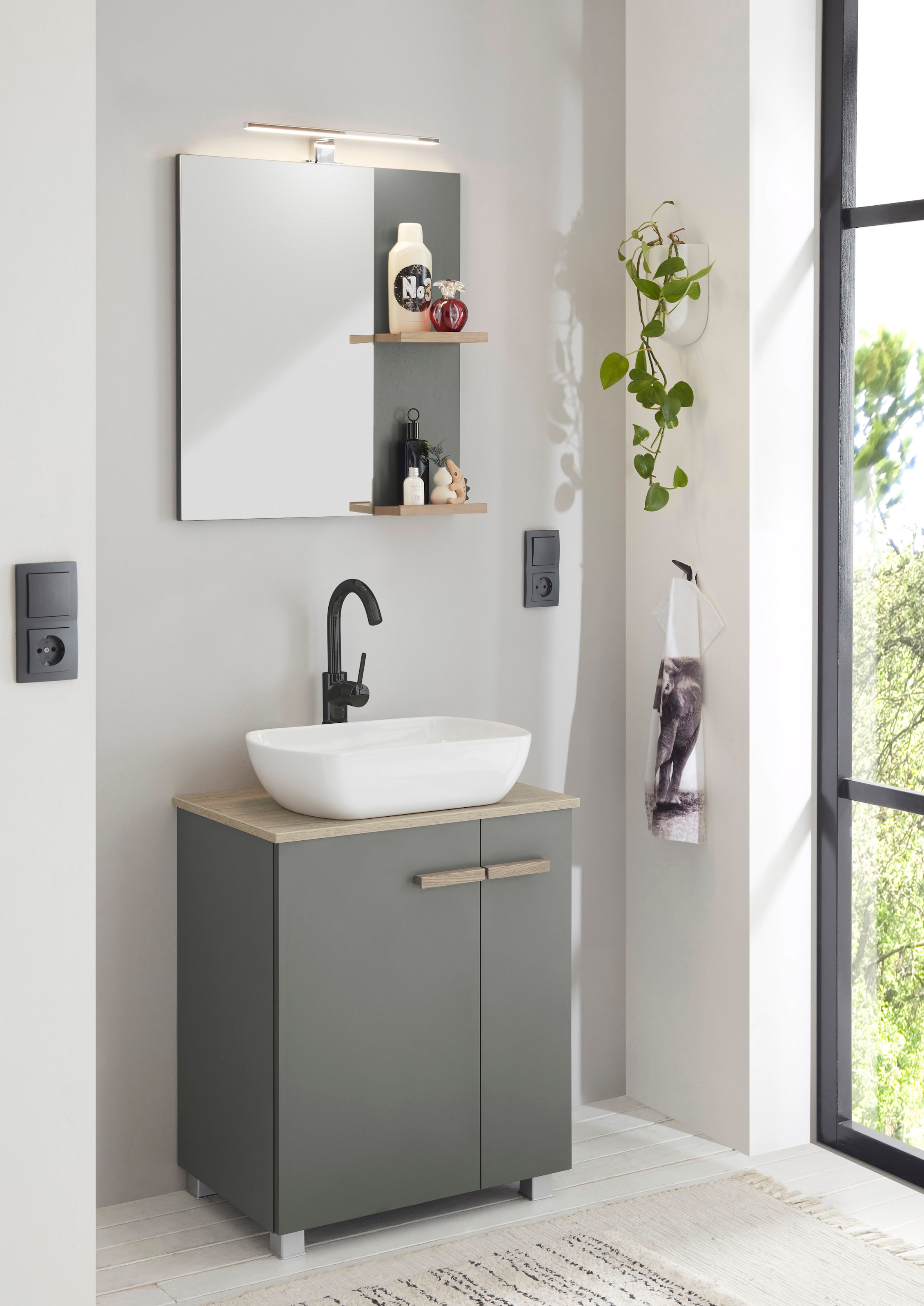 Places of Style Badmöbel-Set »SOLiD, Badmöbel-Set, Bad im modernen Design, 2-teiliges Badezimmer«, (2 St.), Waschtisch mit Waschbecken, Spiegel mit LED, Breite 60 cm