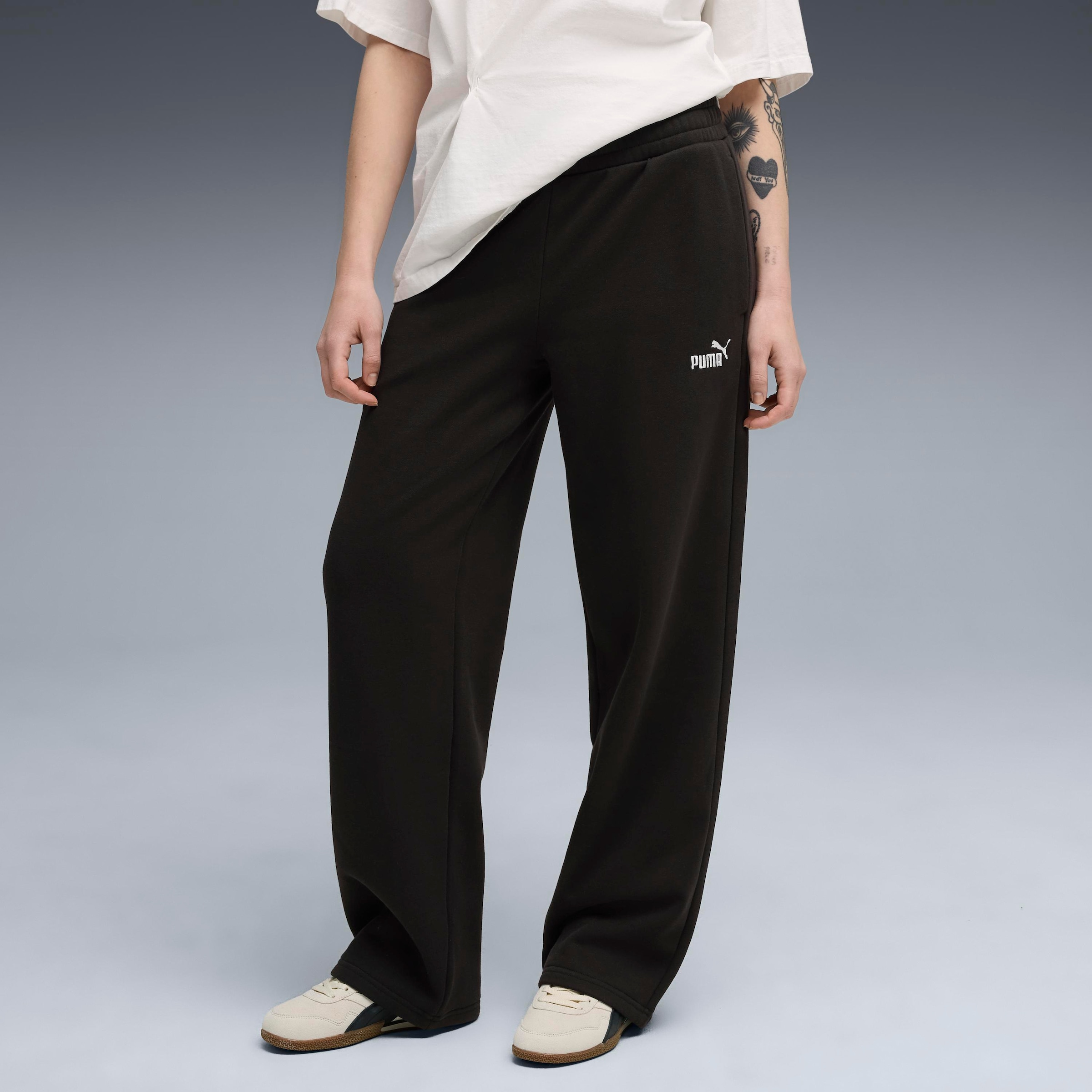 Image of PUMA Trainingshose "ESS SMALL NO 1 LOGO COMFORT STRAIGHT PANTS FL OP" für sportliche Aktivitäten, bequemer Tragekomfort