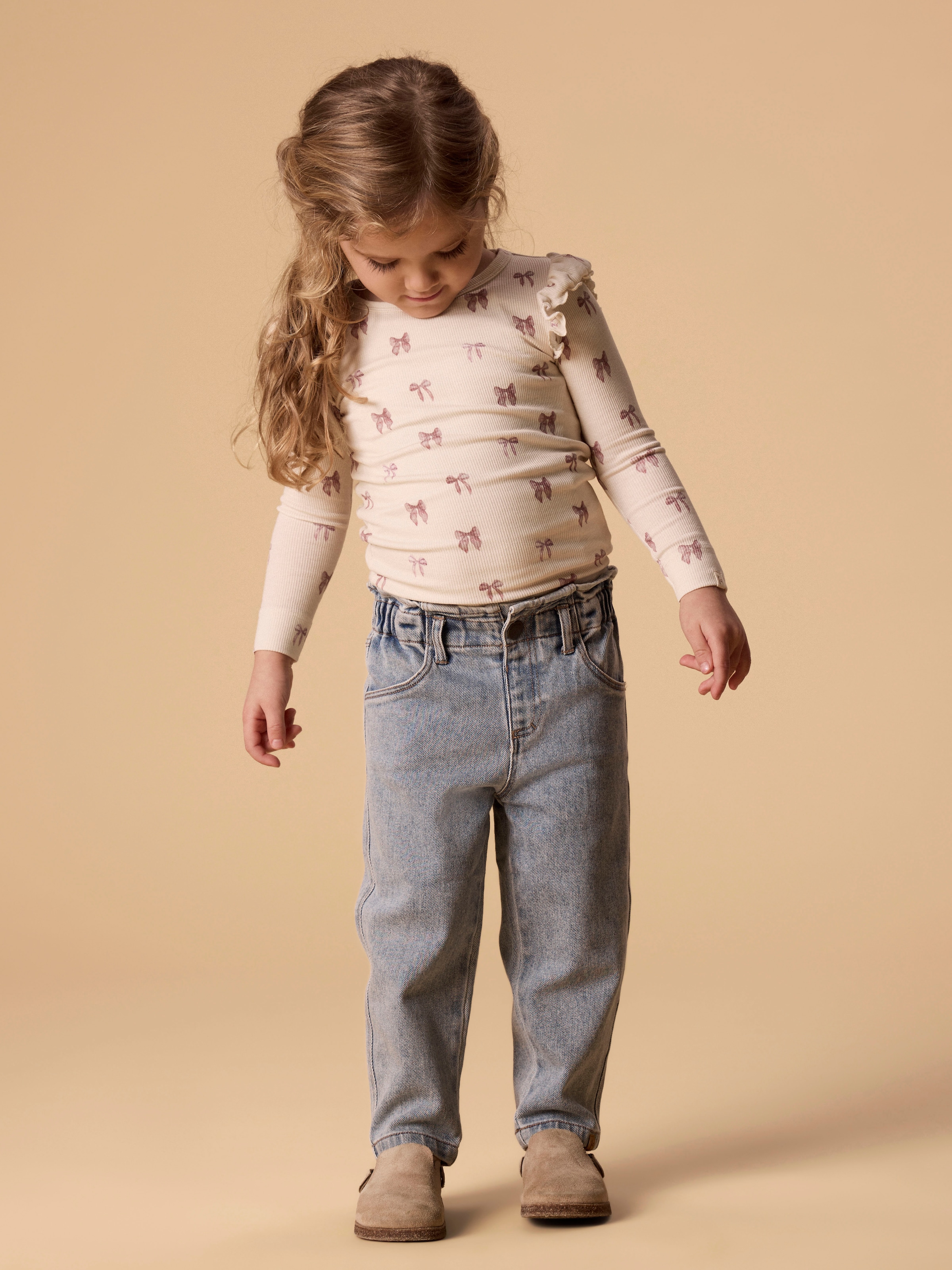 Lil' Atelier Langarmshirt »NMFGAVO EKO LS SLIM TOP LIL NOOS« mit Rüschen, weiche Jersey Rippqualität, Slim Fit