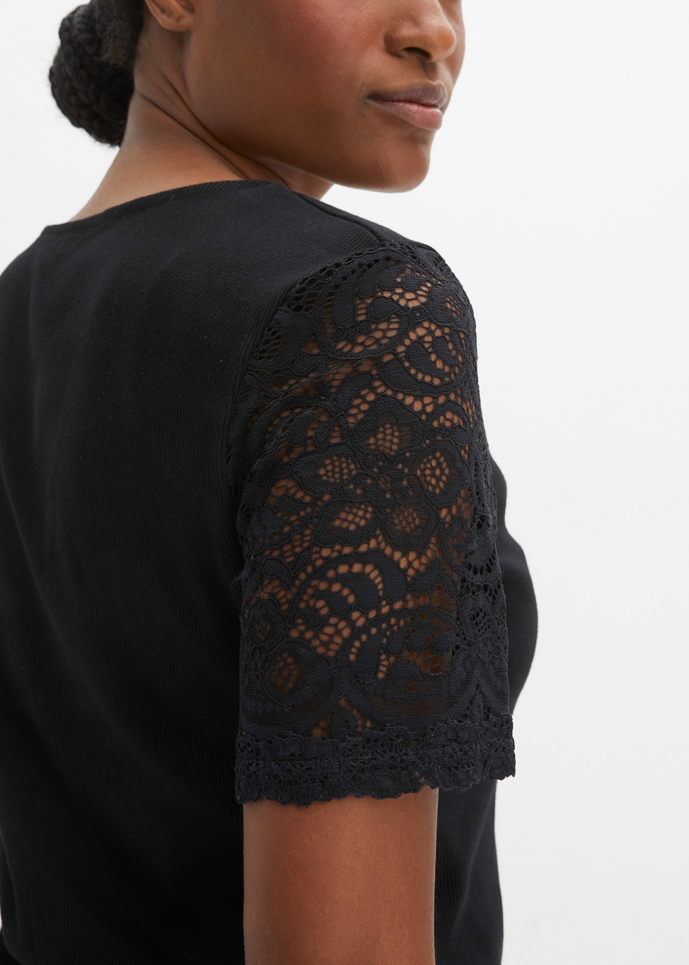 bonprix T-shirt eng anliegende Passform, Kurzarm-Design, für vielseitige Anlässe