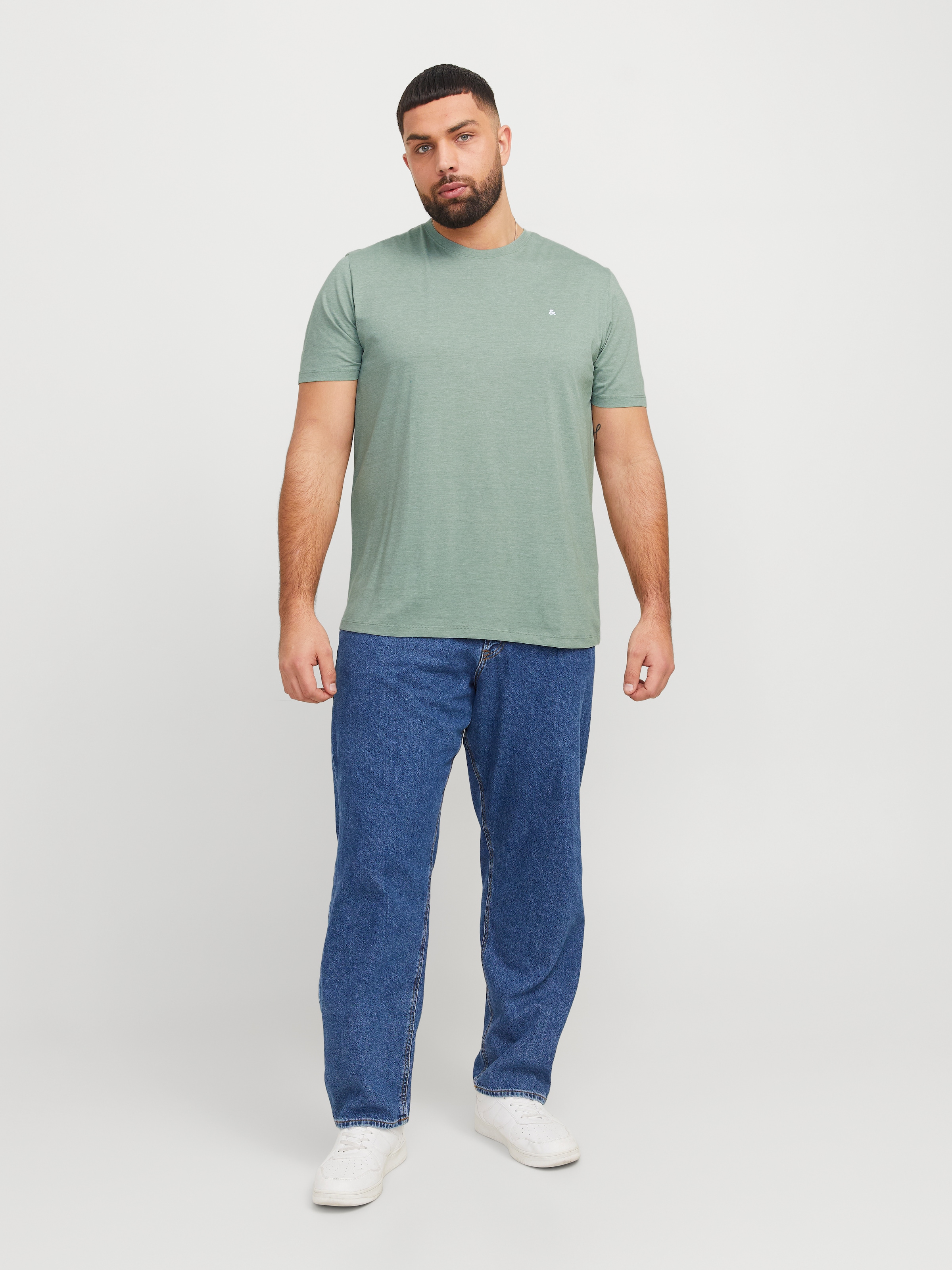 Jack & Jones PlusSize T-Shirt »JJEPAULOS TEE SS CREW NECK NOOS PLS«, mit Logo Stickerei