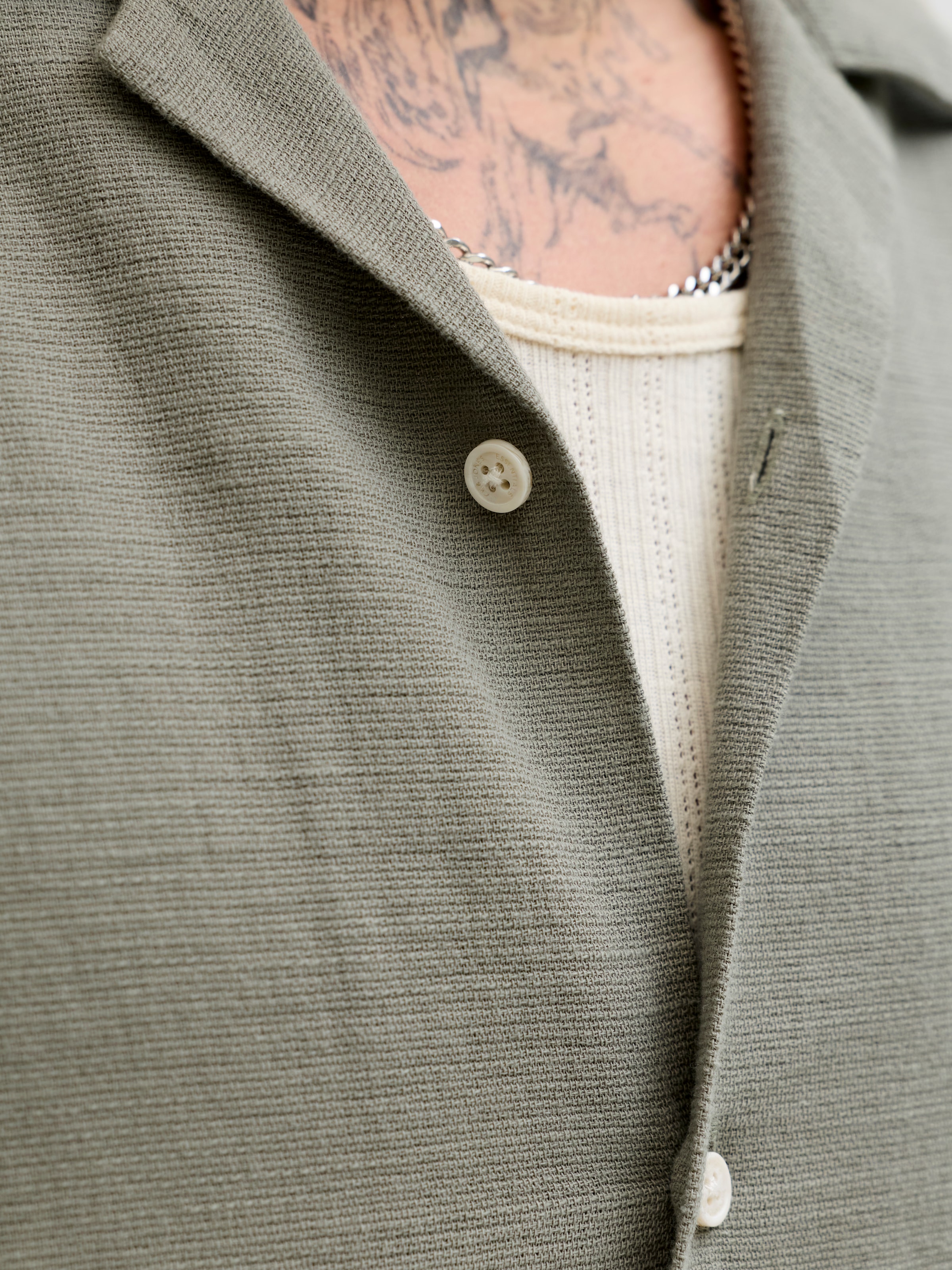 Jack & Jones Kurzarmhemd »JJELIAM RESORT SHIRT SS SN« Baumwolle, loose fit