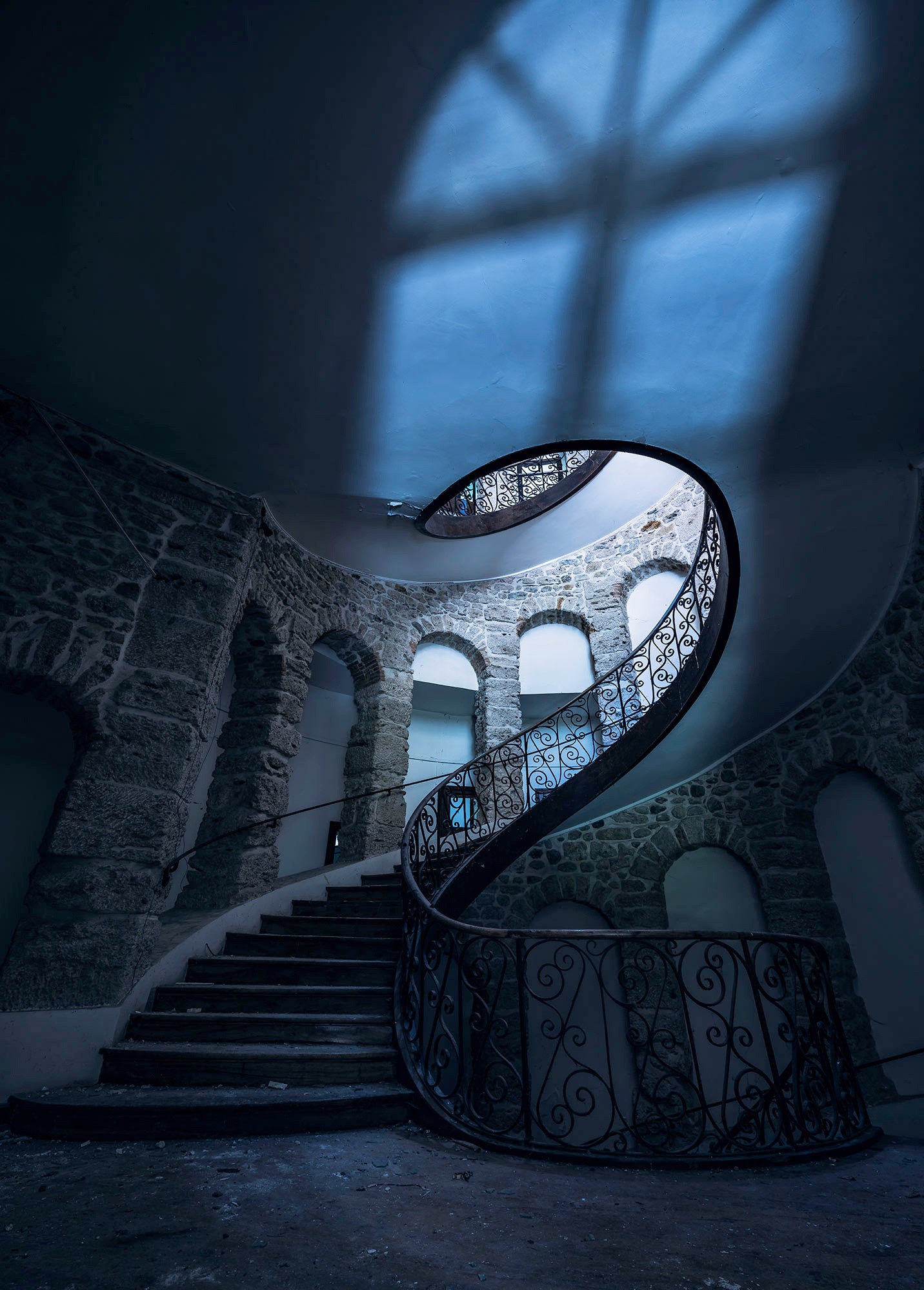 Image of Komar Vliestapete »The forgotten Chateau«, bedruckt-Barock-Destroyed-Effekte, lichtbeständig und wasserfest bei Ackermann Versand Schweiz
