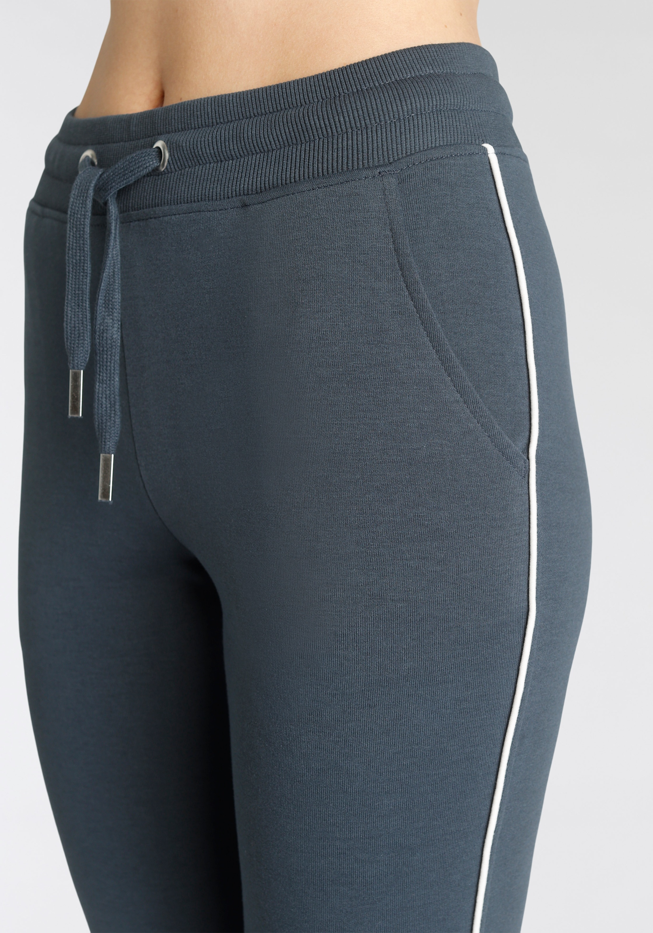 H.I.S Sweathose, mit seitlichem Piping und Taschen, Loungewear