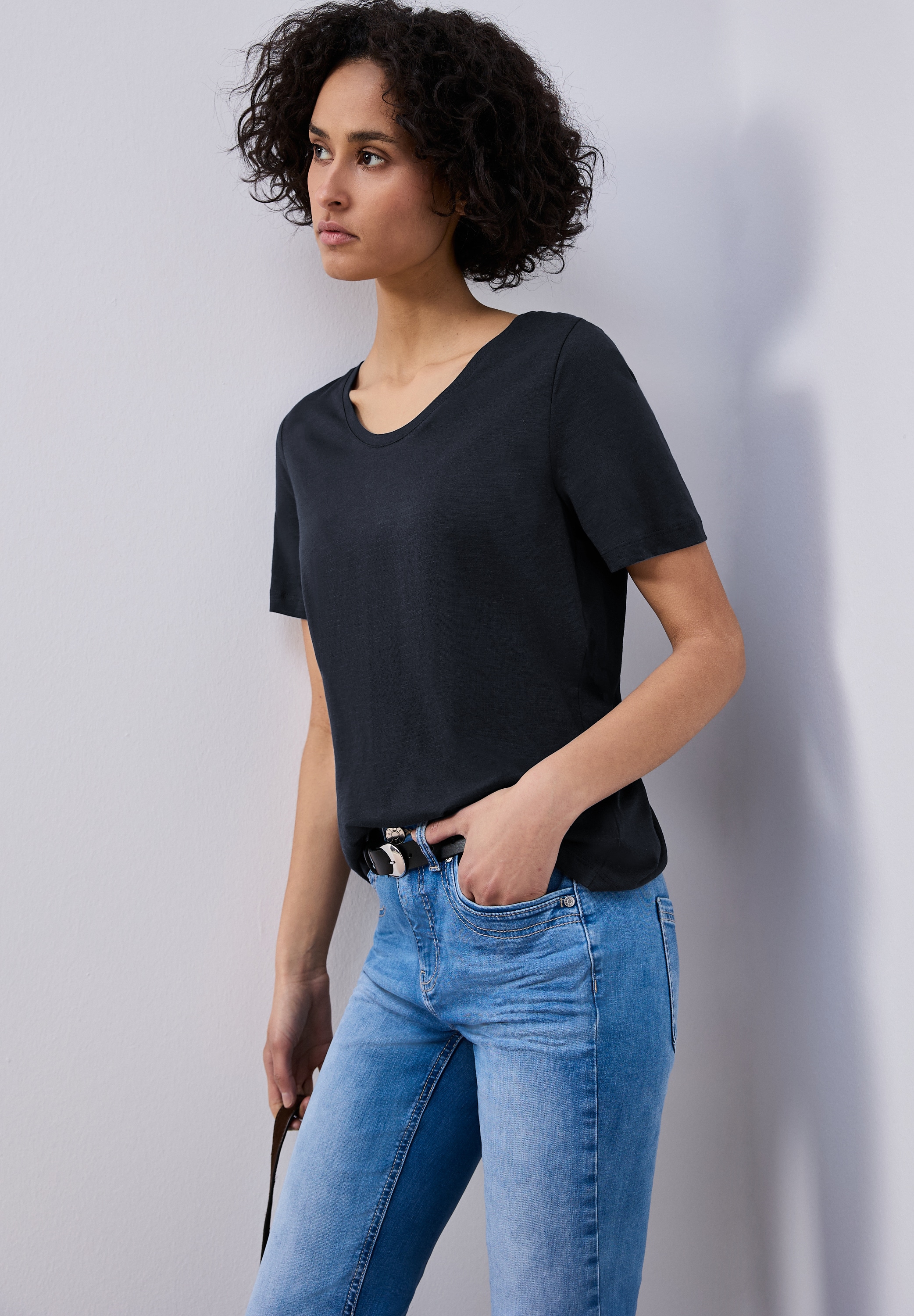Image of STREET ONE T-Shirt "Style Gerda" mit femininem V-Ausschnitt