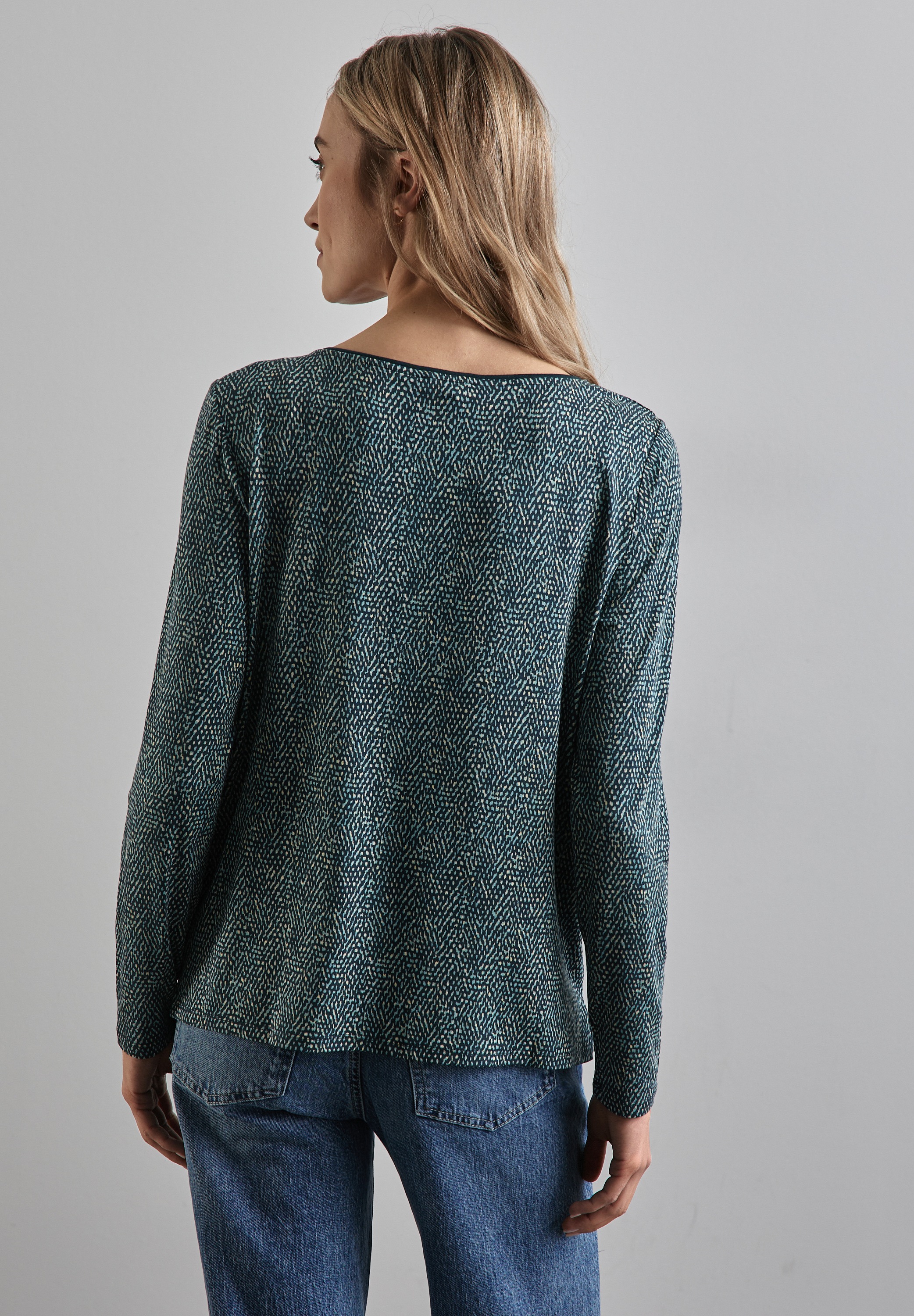 STREET ONE Langarmshirt, mit grafischem Allover-Muster