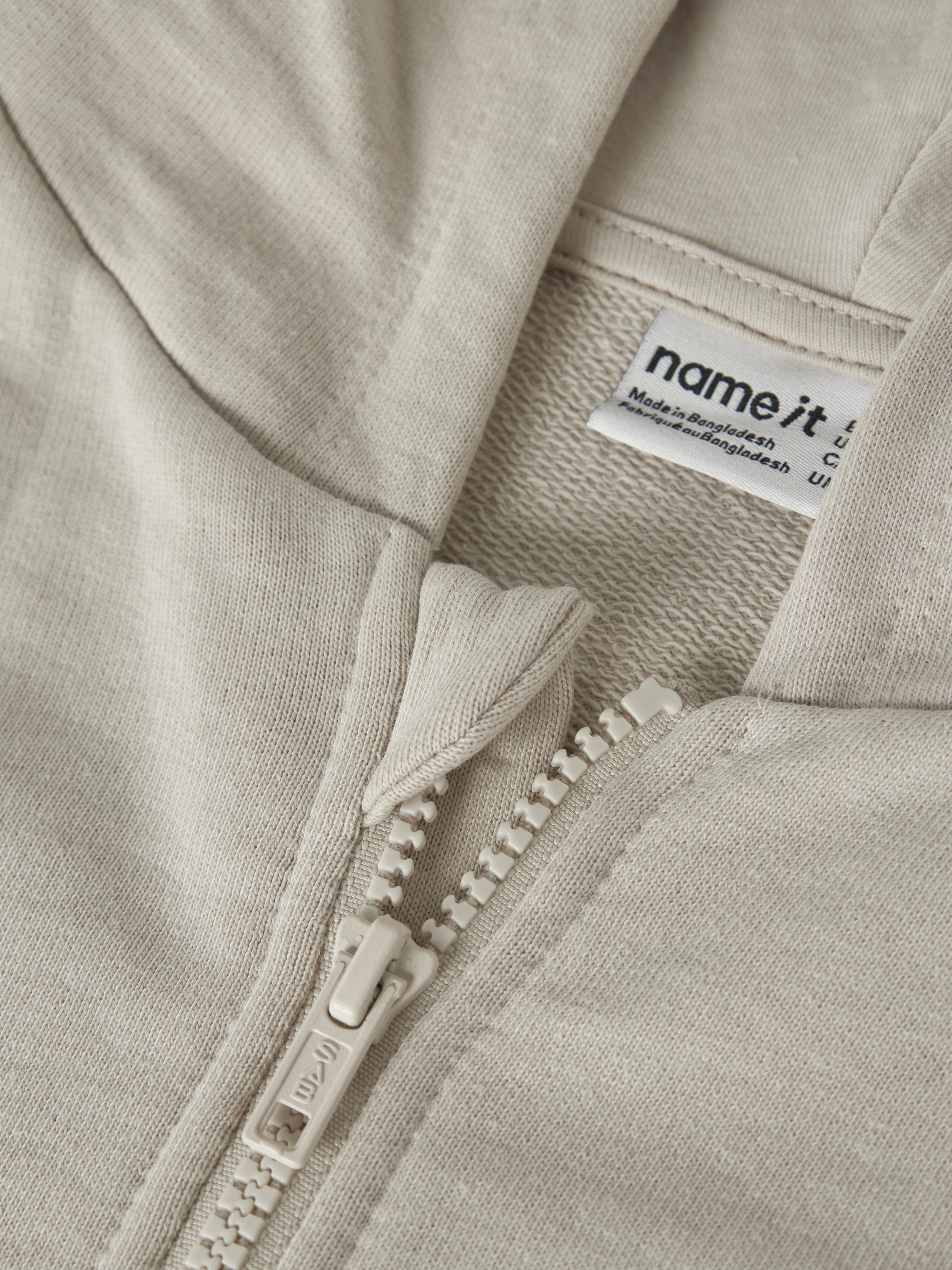 Name It Sweat à capuche »NKFMILLE SHORT NREG SWE CARD WH UNB NOOS«