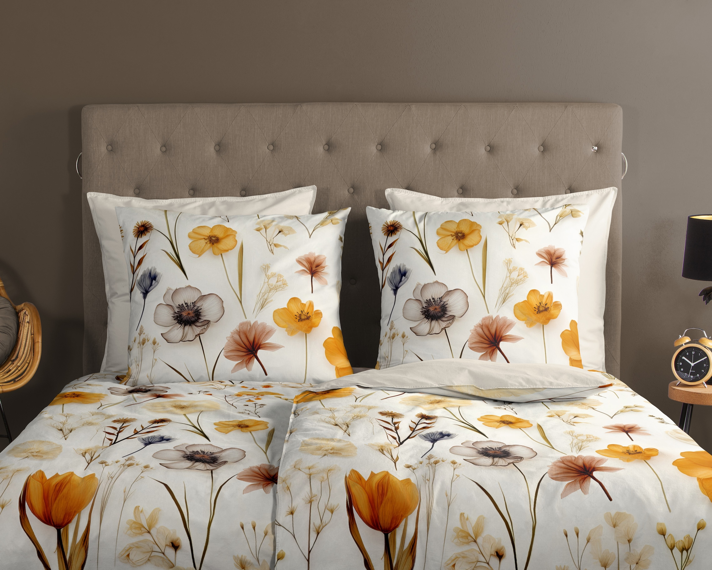 good morning Wendebettwäsche »Lara«, 100% Baumwolle, Renforcé, Reissverschluss, Wendeoptik, Blumen, Sand