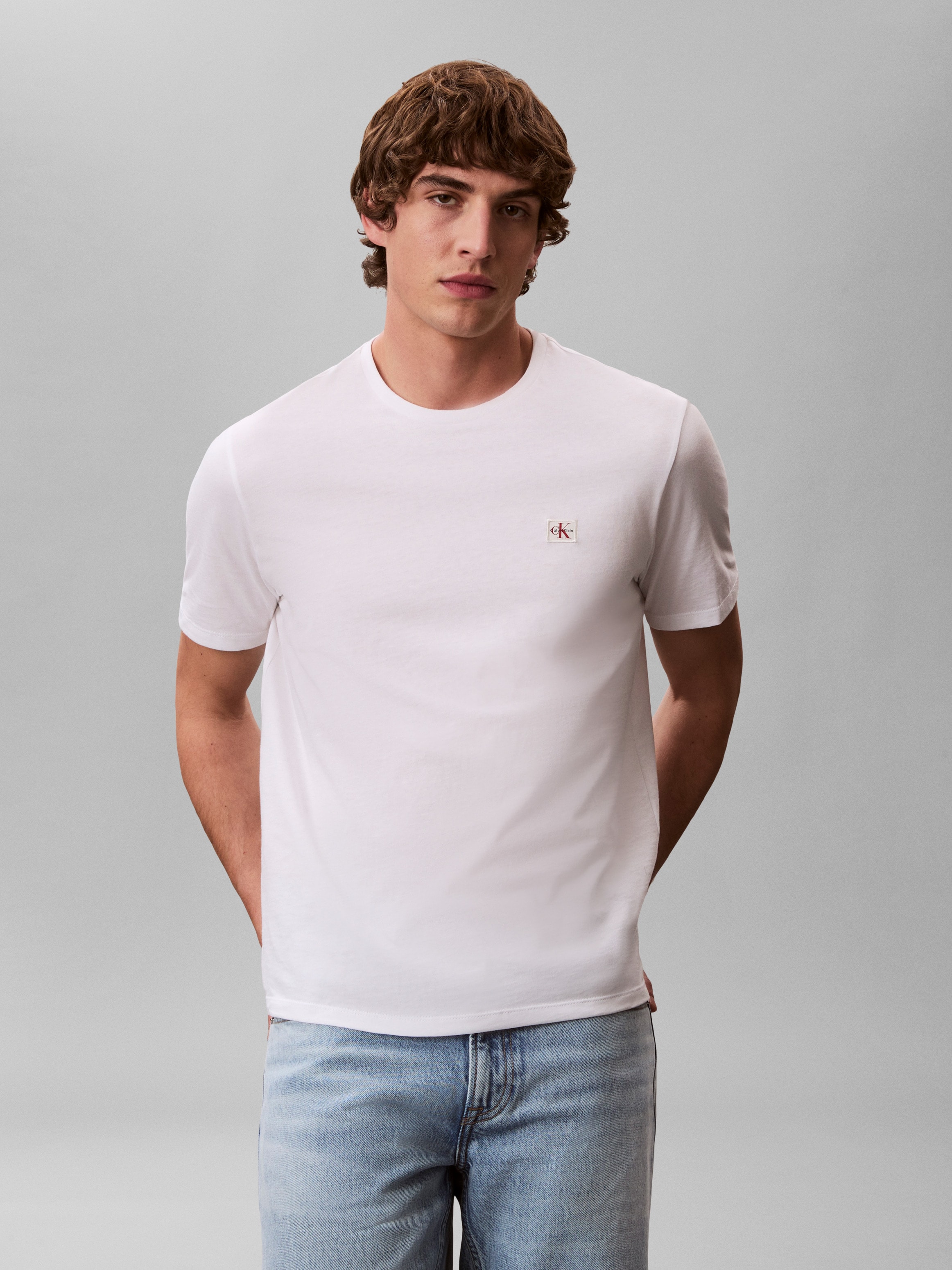 Calvin Klein Jeans T-shirt »SS BADGE TEE 2 PACK« Packung, 2er-Pack, 2 cuis Mit Rundhalsausschnitt