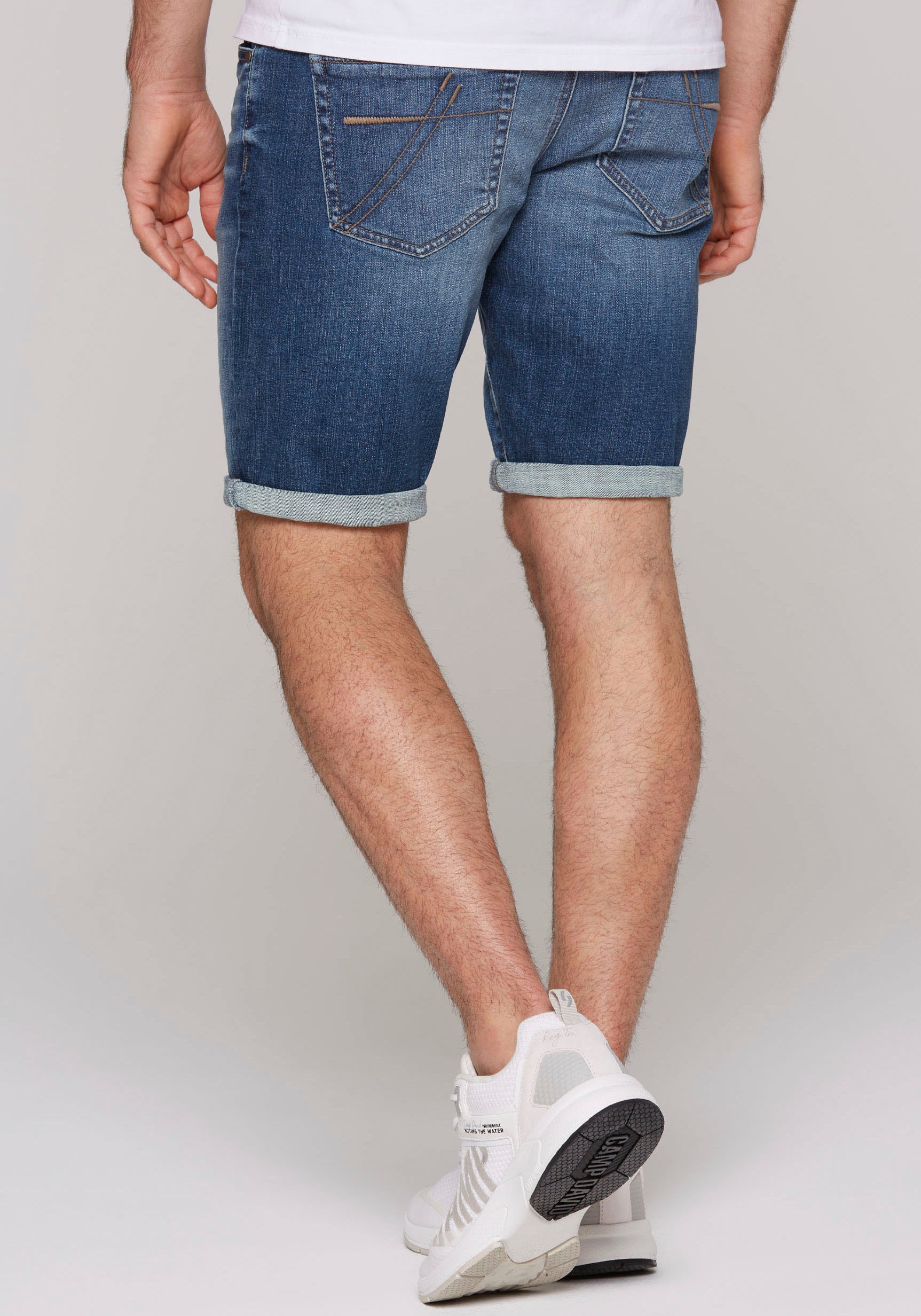 CAMP DAVID Shorts, in kniefreier Länge