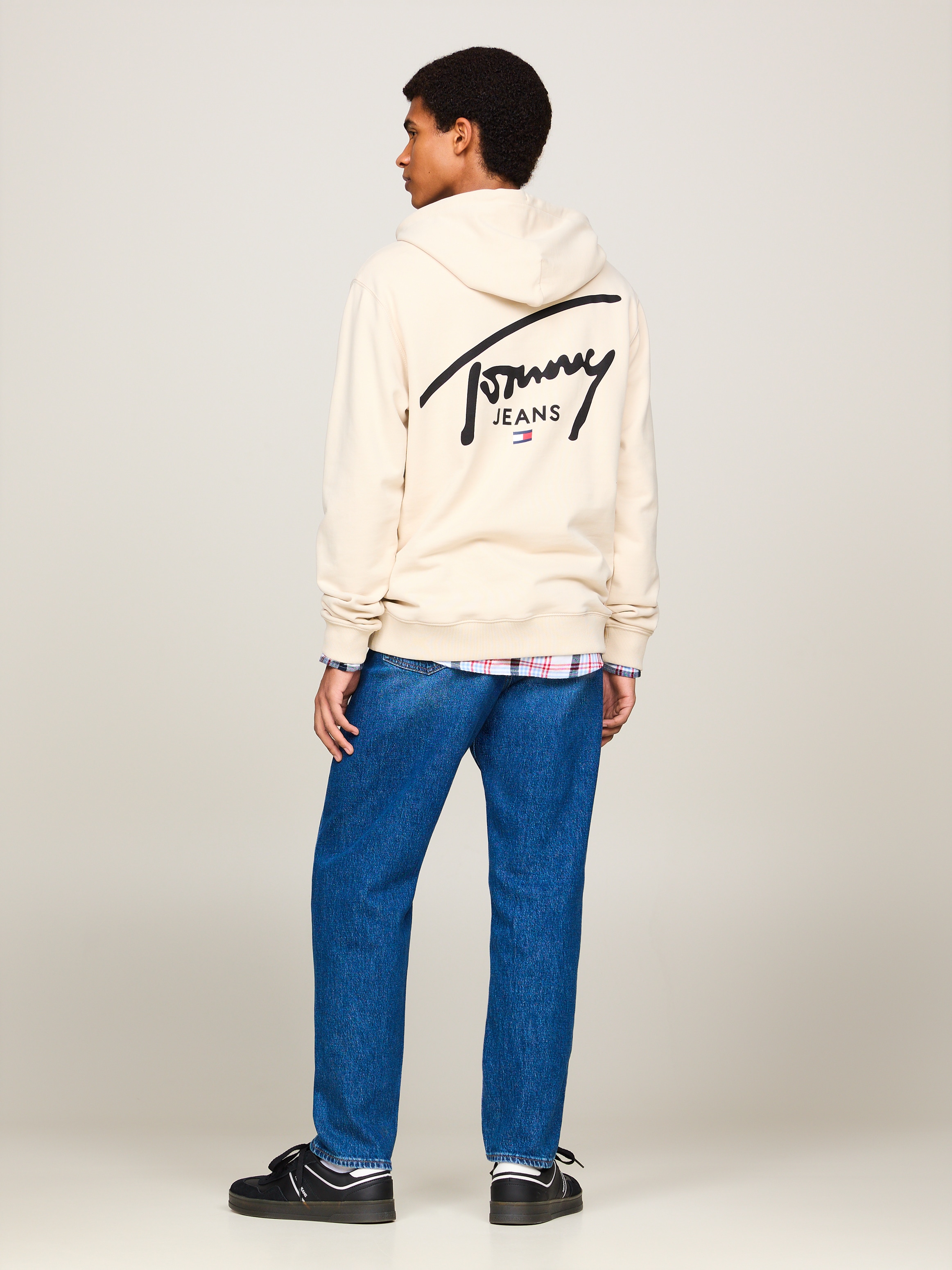 Tommy Jeans Kapuzensweatshirt »TJM REG ENTRY GRAPHIC HOODIE EXT«, mit Logoschriftzug
