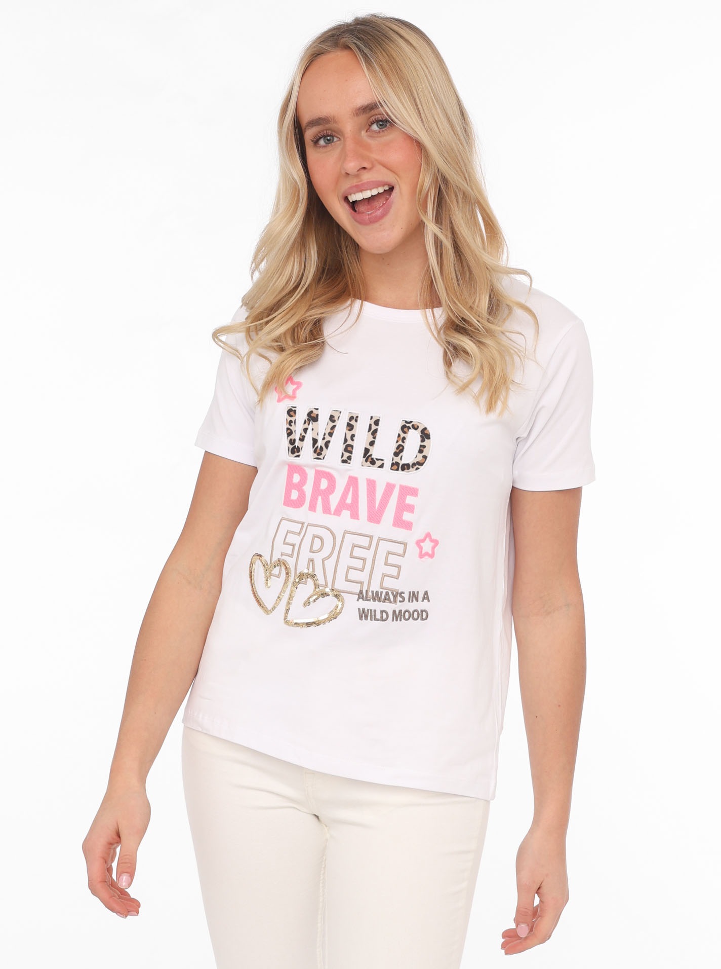 Image of Zwillingsherz T-Shirt ""Wild Brave Free"" Leo-Muster, Pailletten, Kurzarm, Rundhalsausschnitt, Schriftzüge