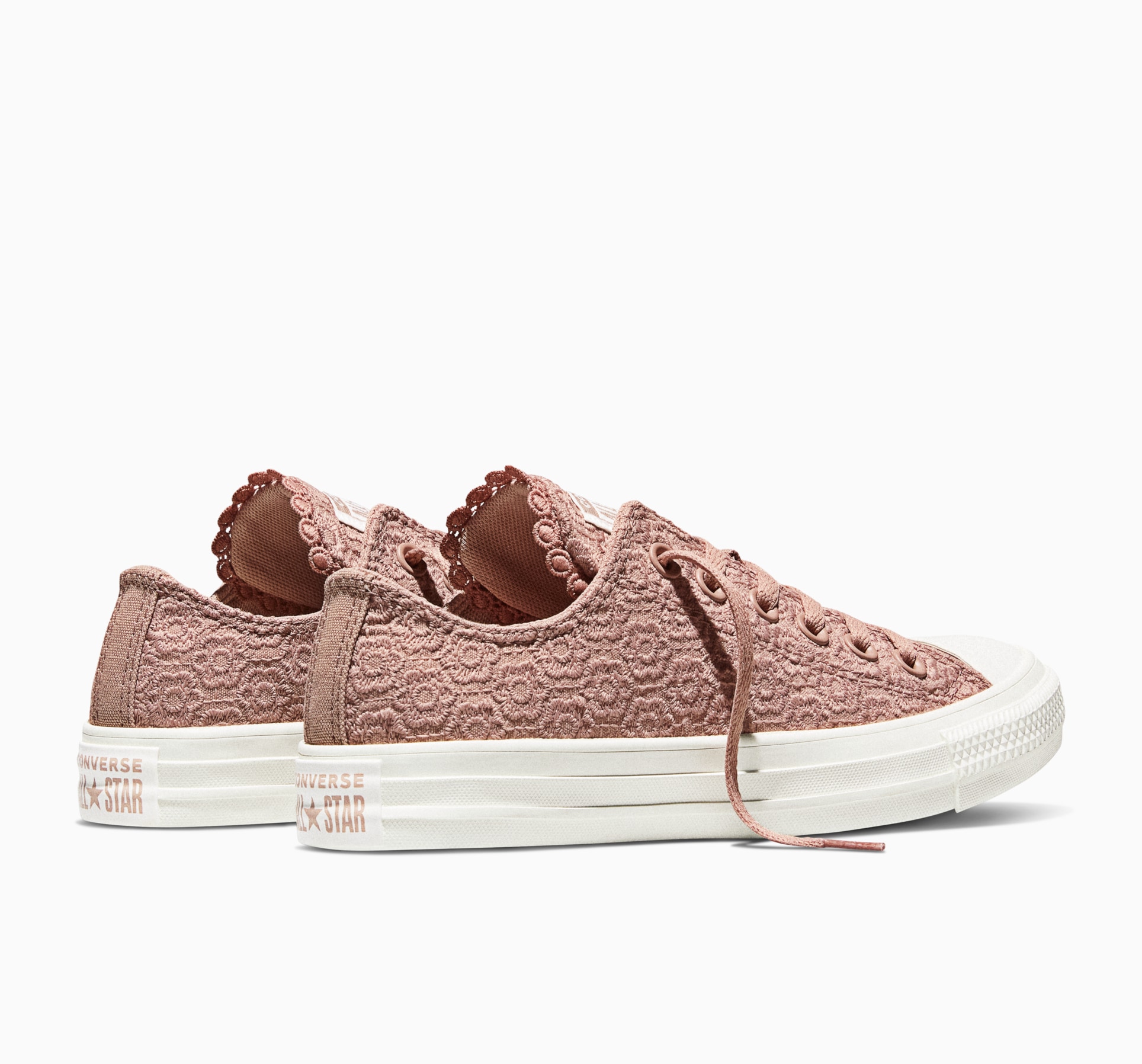 Converse Sneaker »CONVERSE CHUCK TAYLOR ALL STAR CROCHET FLORALS«  für sportlichen Look im Alltag, leicht profiliertes Laufsohlenprofil