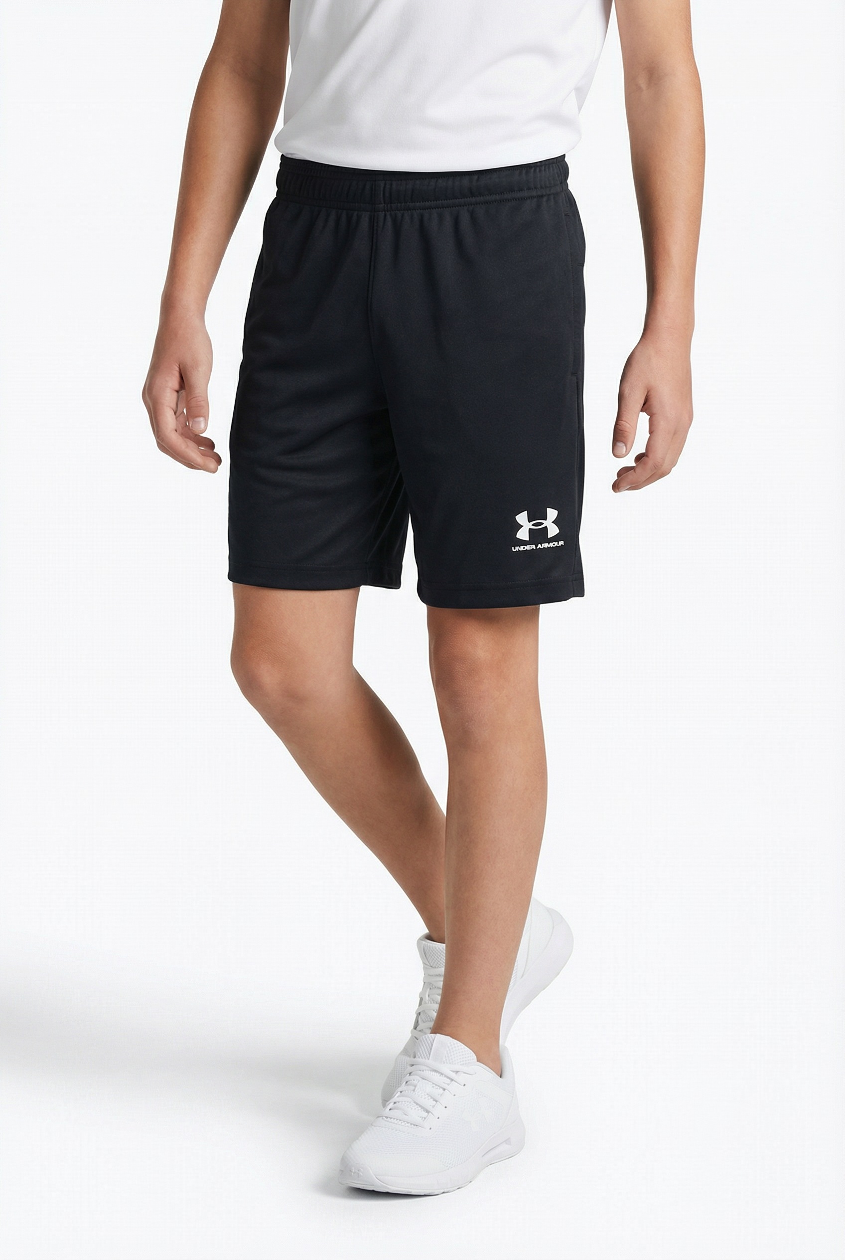 Image of Under Armour Trainingsshorts "UA Y CH. CORE SHORT für Jungen" für Jungen, schnell trocknendes Material, bequeme Passform