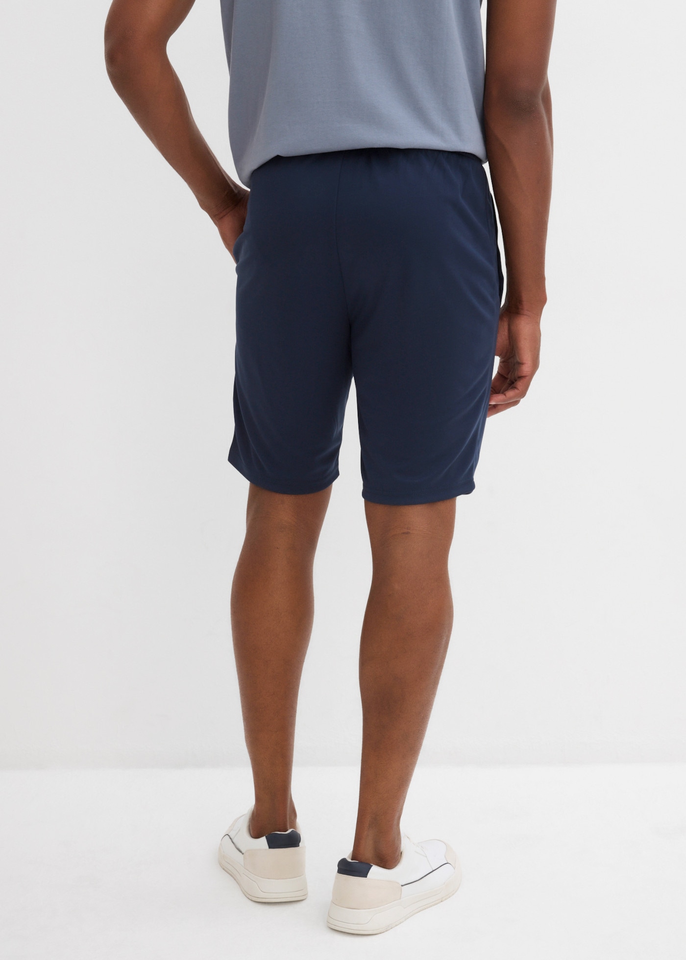 bonprix Short  en polyester, séchage rapide, coupe régulière