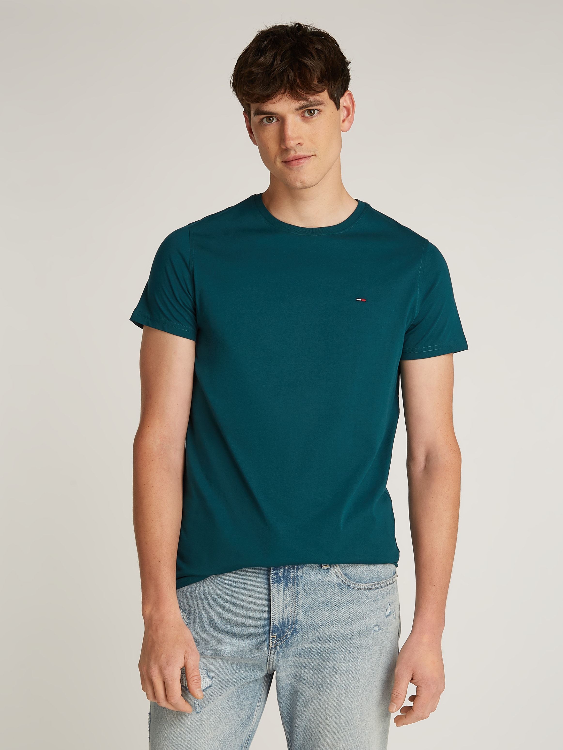 T-Shirt »TJM ESSENTIAL SOLID TEE«, Regular Fit mit Rundhalsausschnitt und dezenter...