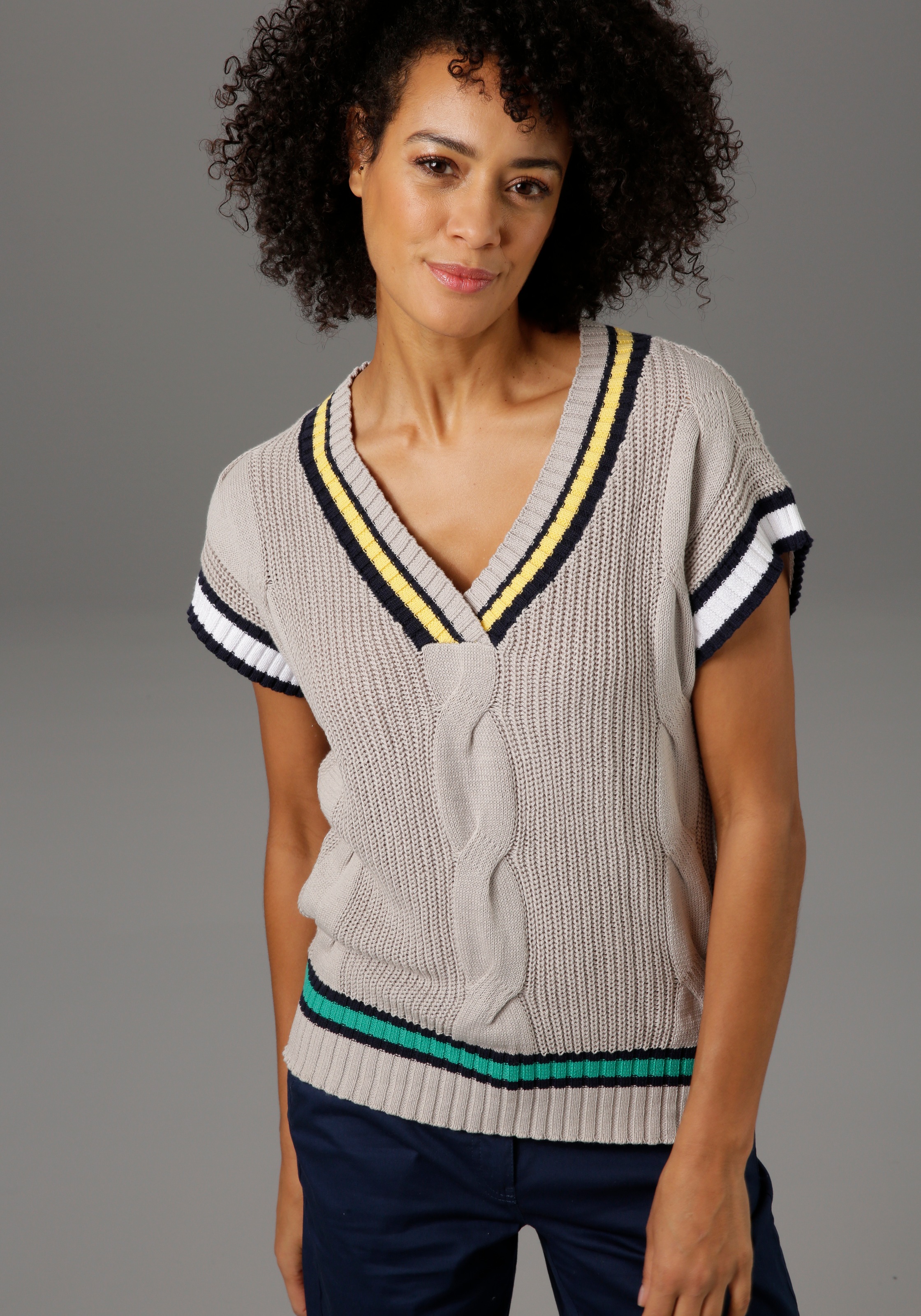 Image of Aniston CASUAL Pullunder, mit bunten Streifen am V-Ausschnitt, Arm- und Saumabschluss bei Ackermann Versand Schweiz