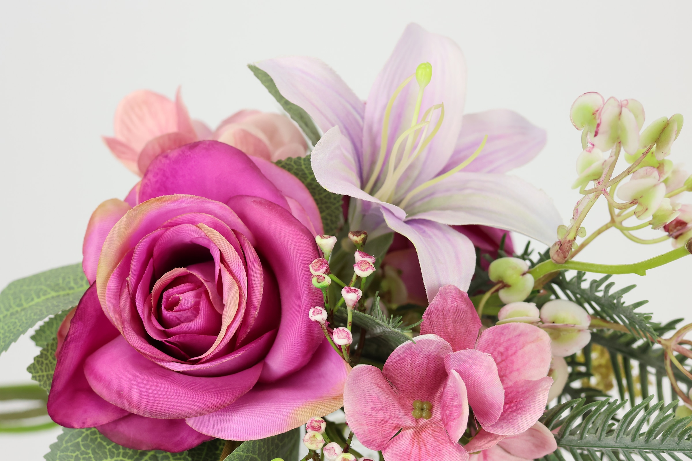 I.GE.A. Kunstblume »Kunstblumen-Strauss Rosen Lilien Hortensie«, Blumenstrauss Bouquet Blume Grabschmuck Aufleger Grabdeko