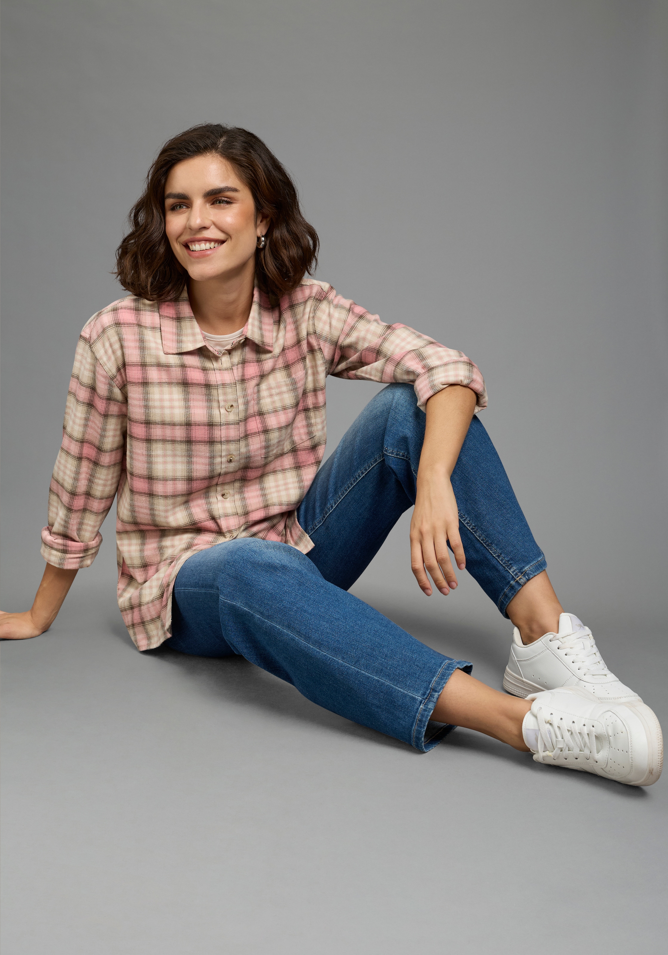 Image of KangaROOS Hemdbluse Oversize-Passform, Langarm mit 1-Knopf-Manschette und Ärmelschlitz