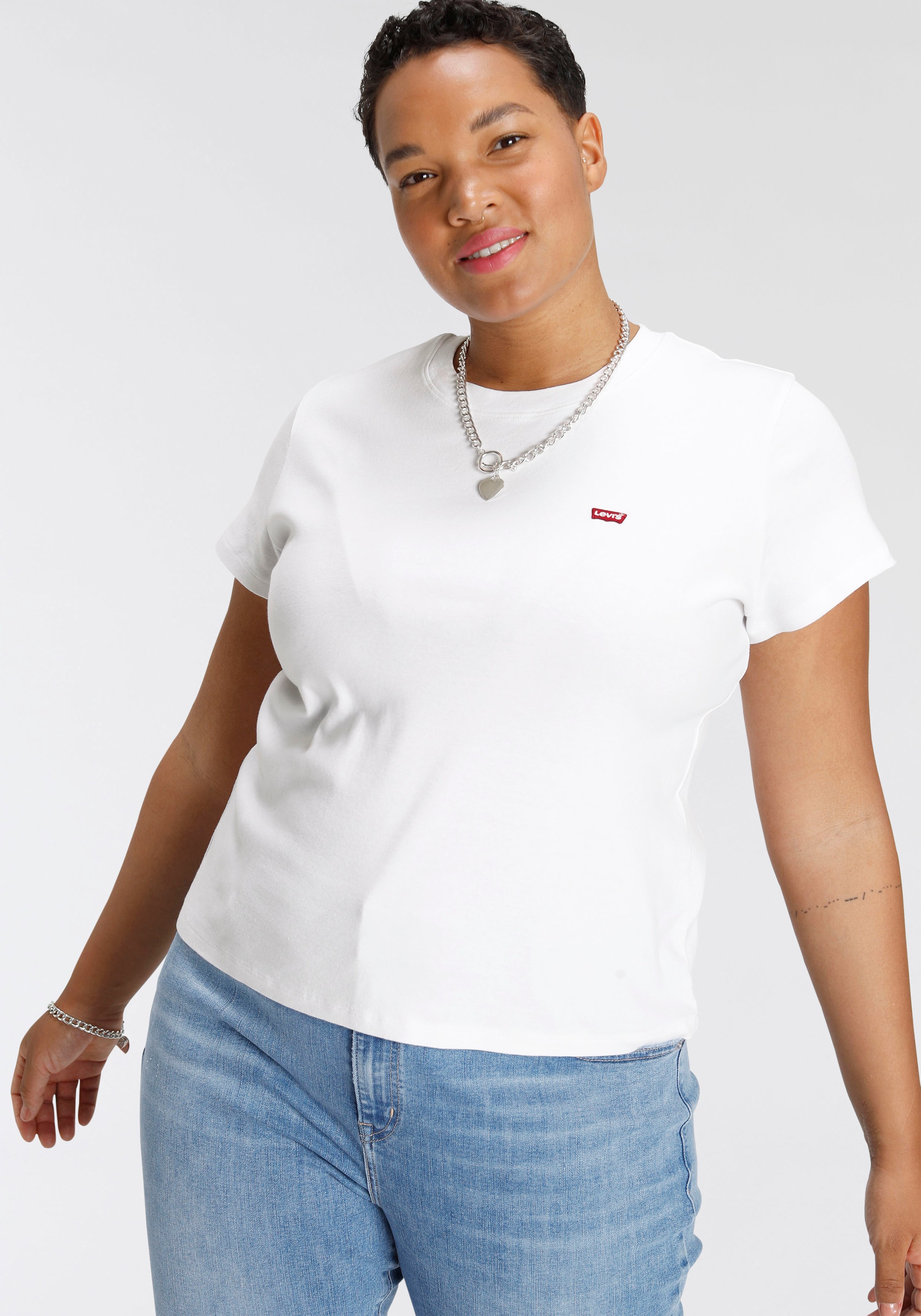 Image of Levi's® Plus T-Shirt »SS BABY TEE«, mit kleinem Batwing-Logo bei Ackermann Versand Schweiz