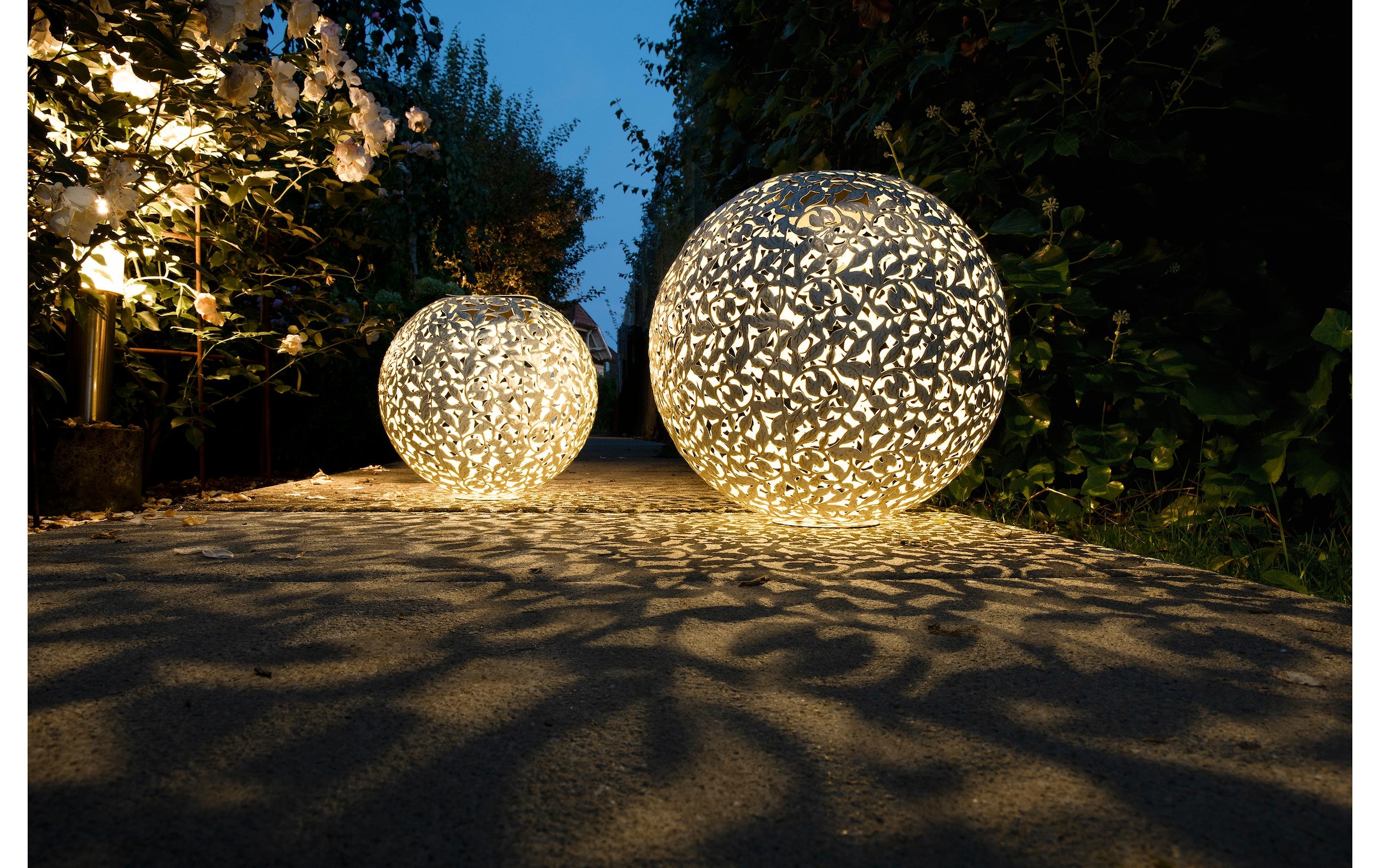 STT LED Gartenleuchte »Ball Solar Antic 40 cm Weiss«