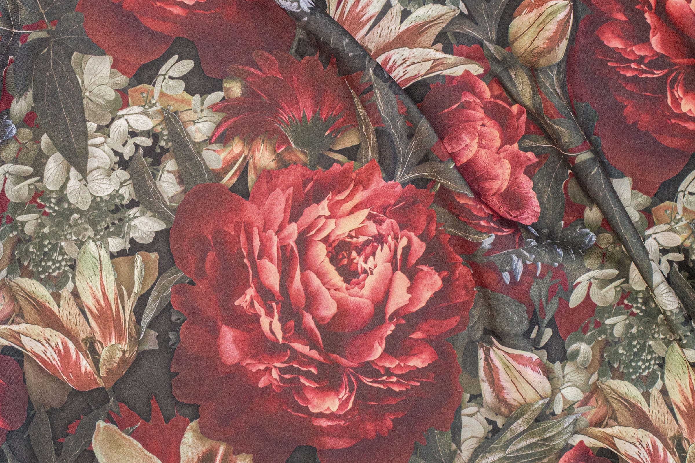 HOMING Vorhang »Roja«, (1 St.), blickdicht, rot, Blumen, floral, rose, Wohnzimmer, Schlafzimmer