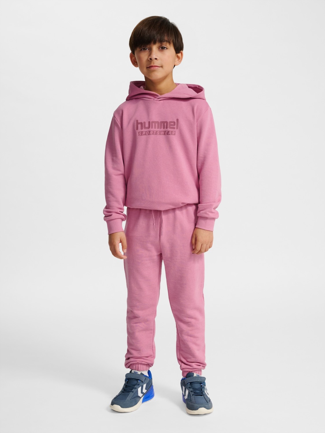 hummel Jogginghose »HMlJR BASE REGULAR PANTS«  sportlicher Stil, für Sportmode und Streetwear geeignet