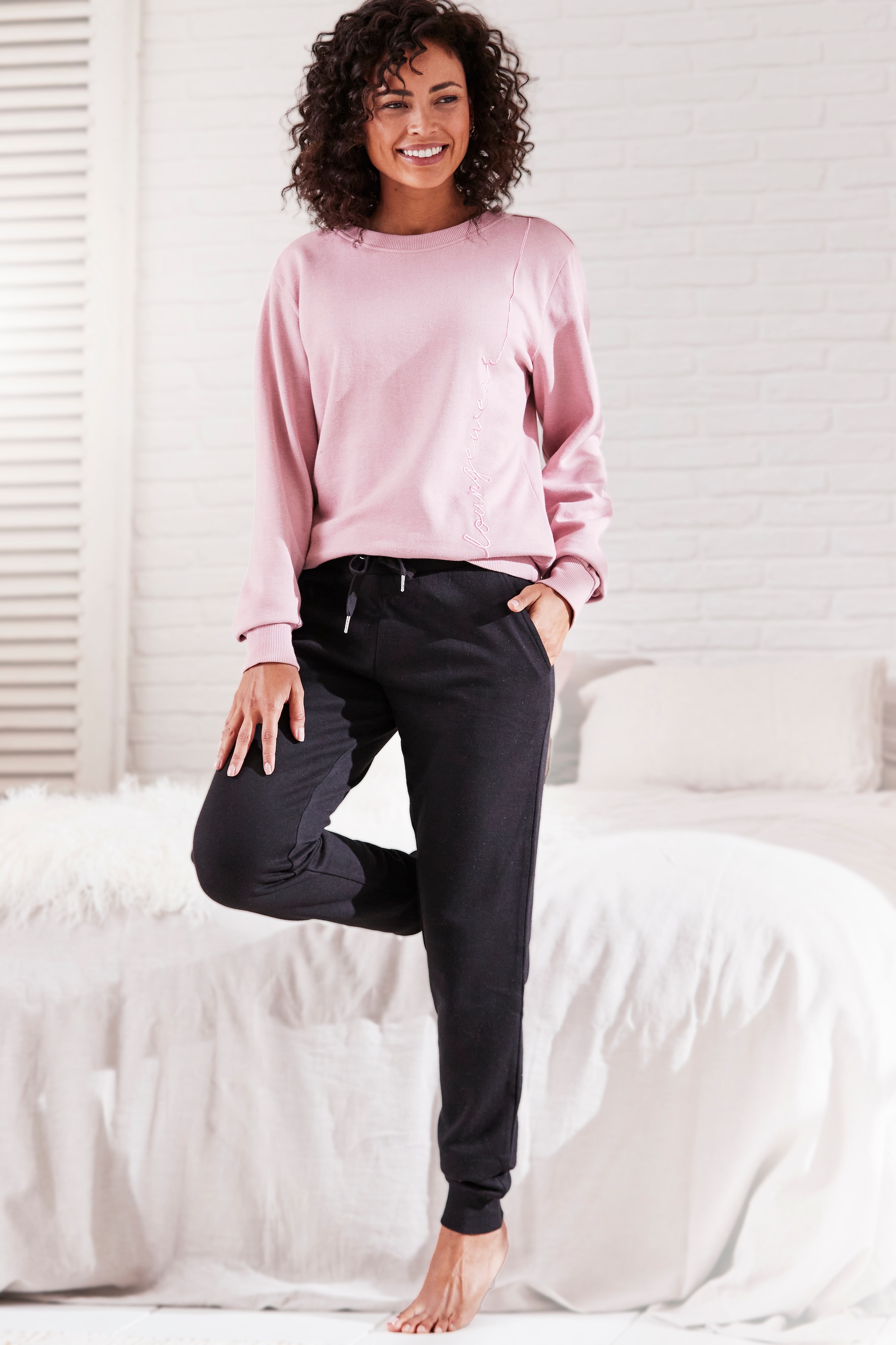 Vivance Loungehose  bequeme Loungehose mit seitlichen Taschen