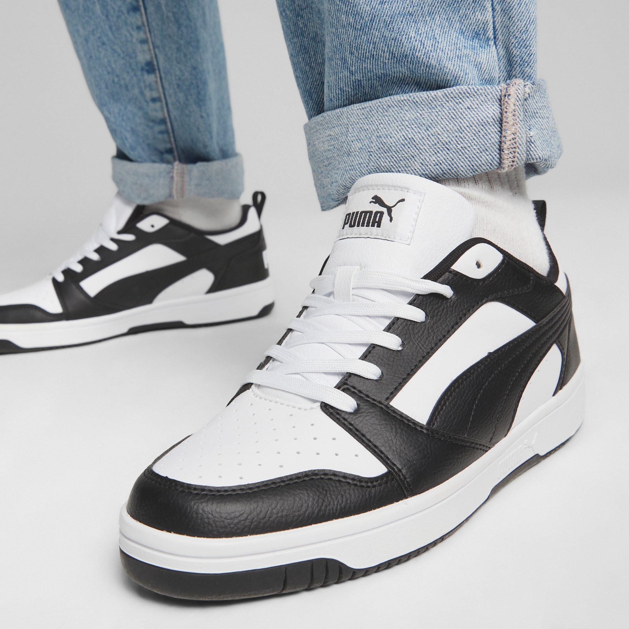 PUMA Sneaker »REBOUND V6 LOW«