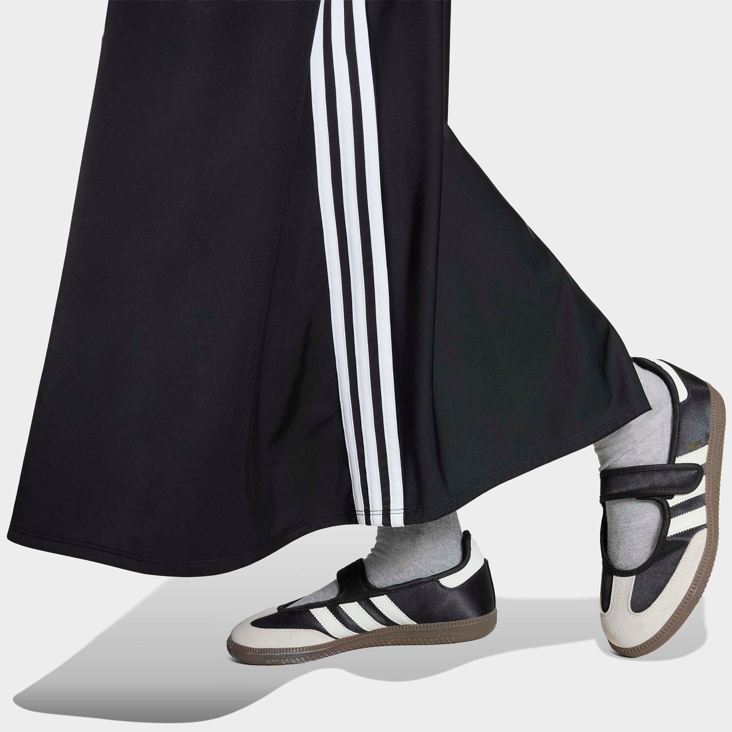 adidas Originals Robe t-shirt »FIREBIRD SKIRT« style sportif, avec fermeture à pression