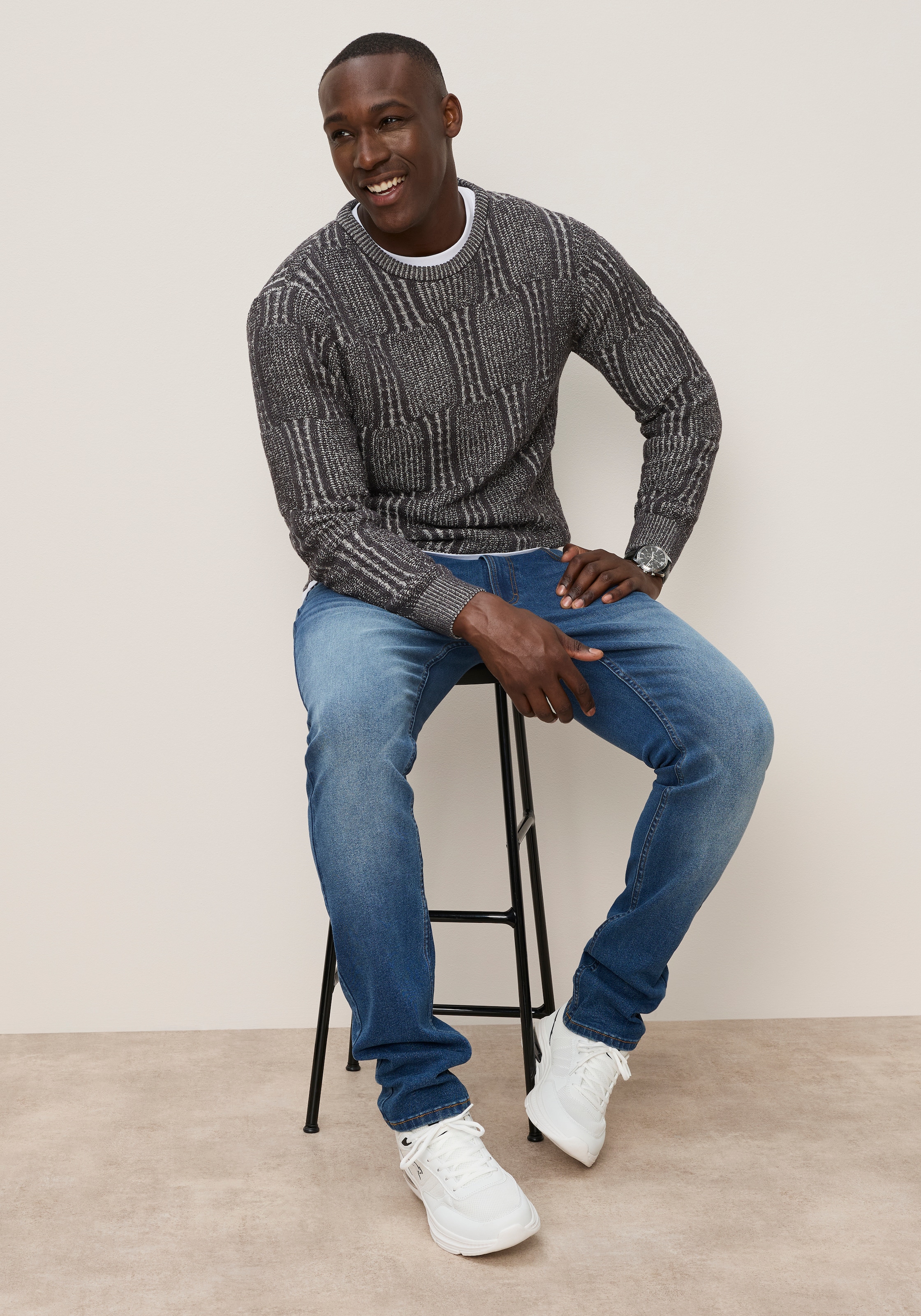 KangaROOS Pull en tricot Coupe régulière, col rond, longueur normale