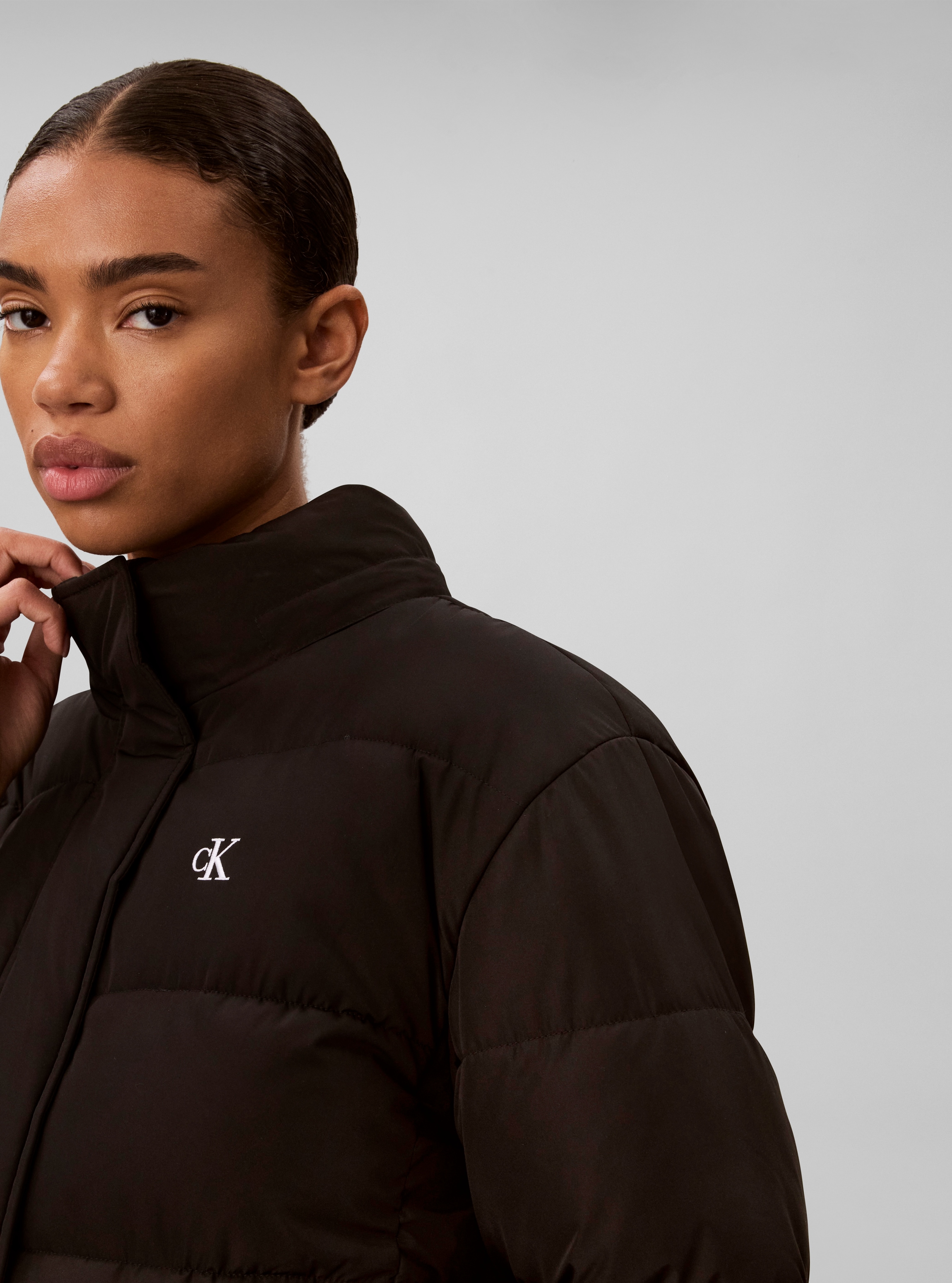 Calvin Klein Jeans Steppjacke mit Kapuze abnehmbare Kapuze, kurze Form, verdeckter Reissverschluss